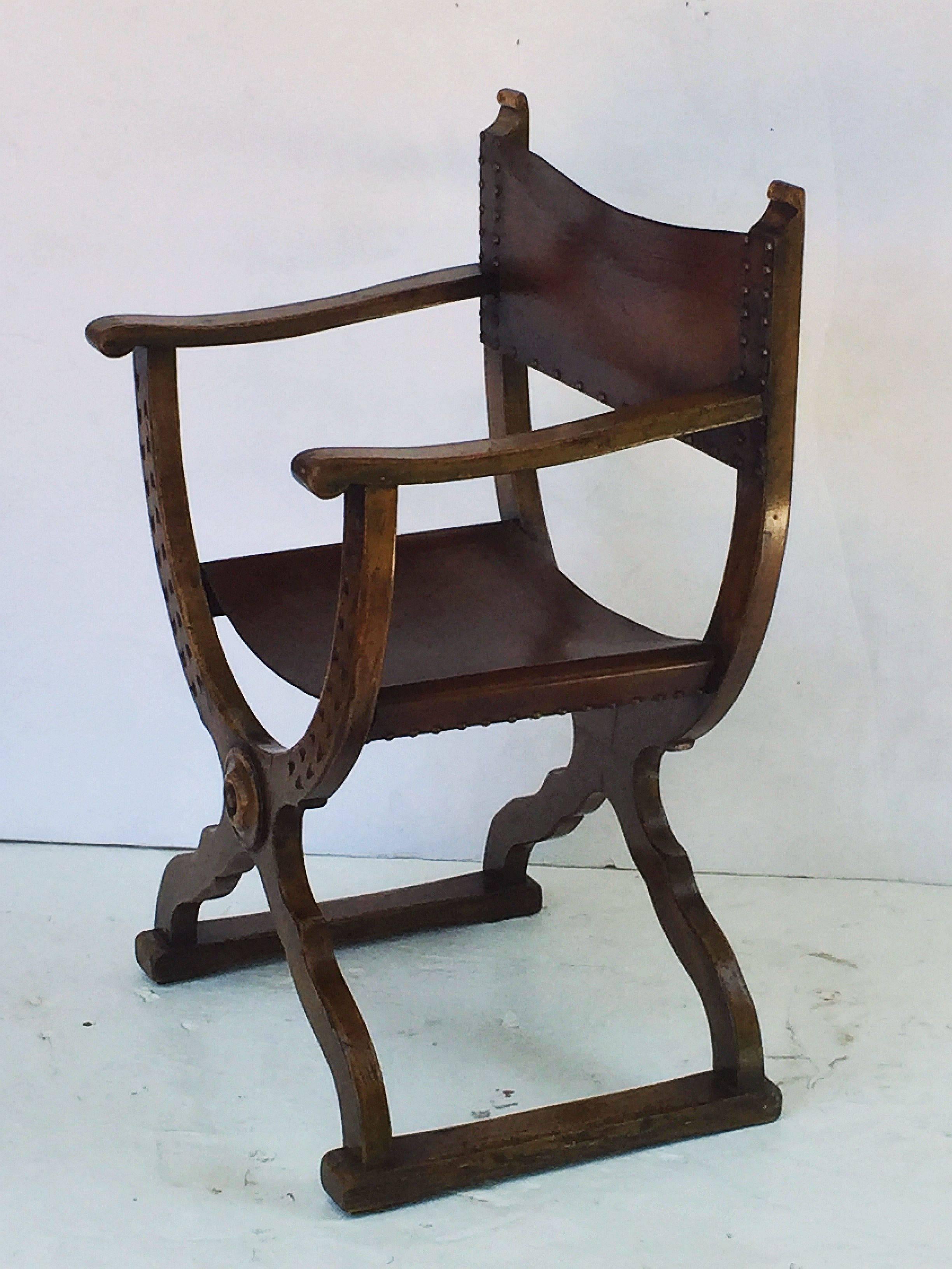 19th Century French Savonarola Armchair with Leather Back and Seat