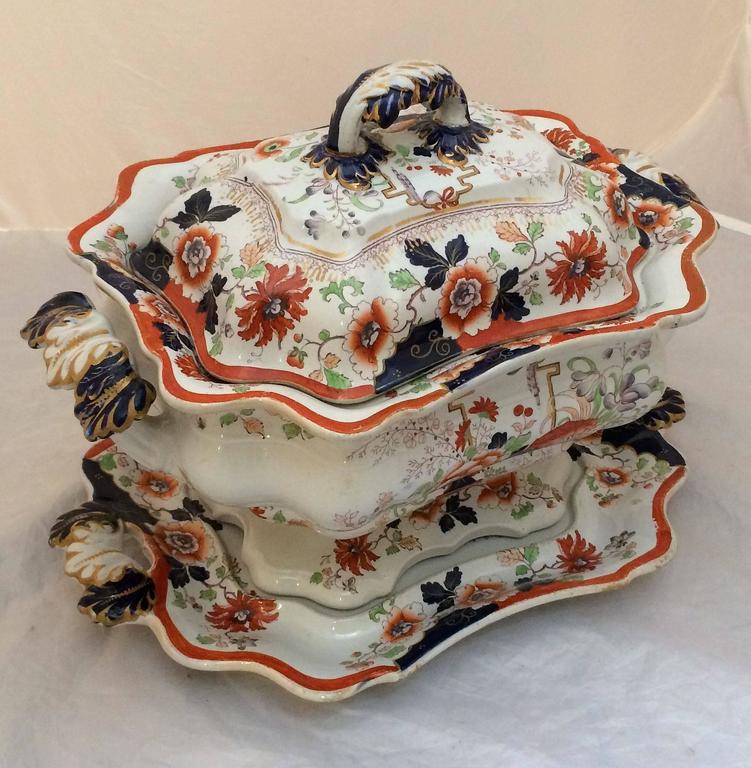 English Ironstone Tureen with Lid and UnderTray from the Early 19th