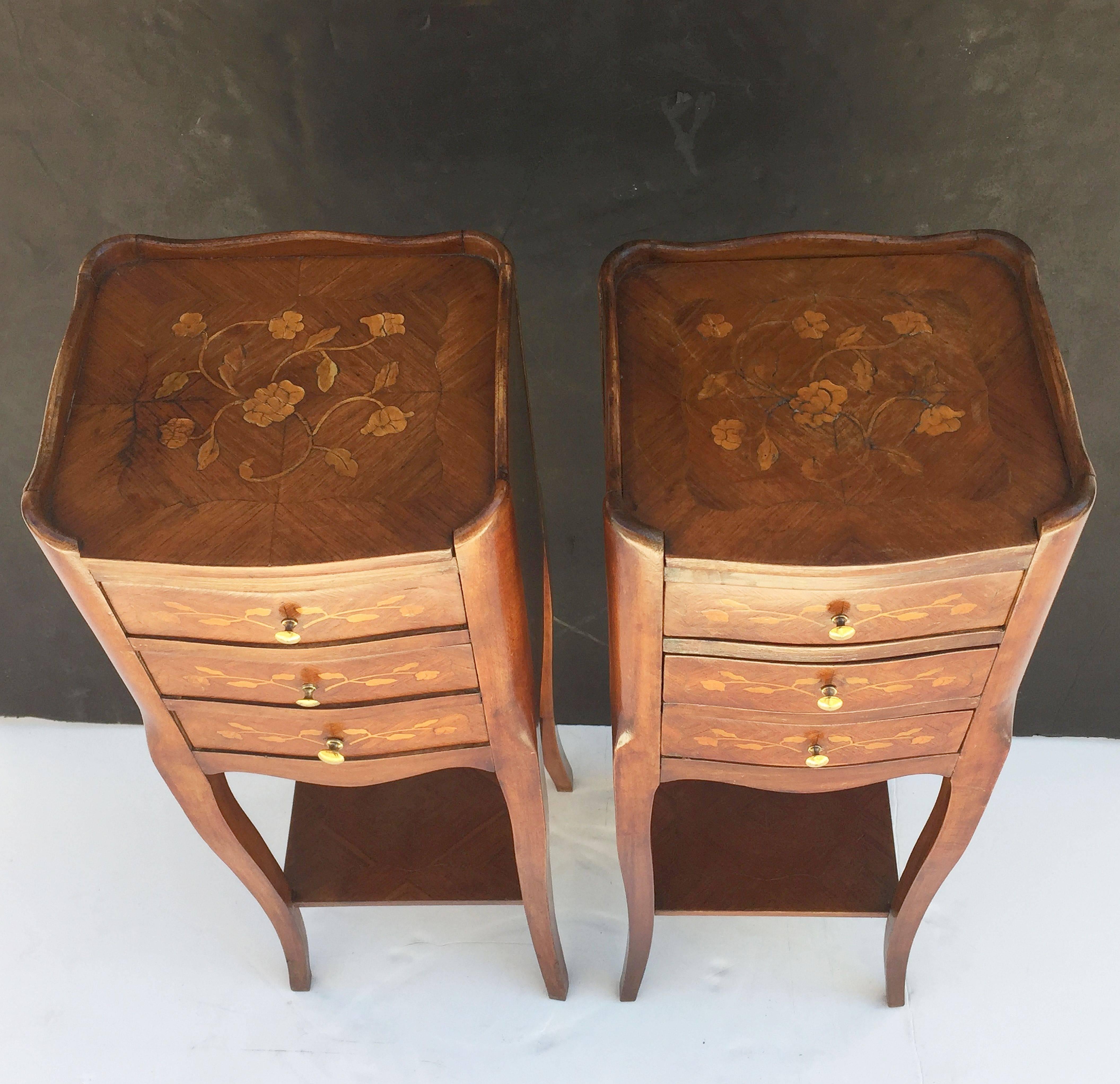 Pair of French Inlaid Nightstands or Bedside Tables In Excellent Condition In Austin, TX