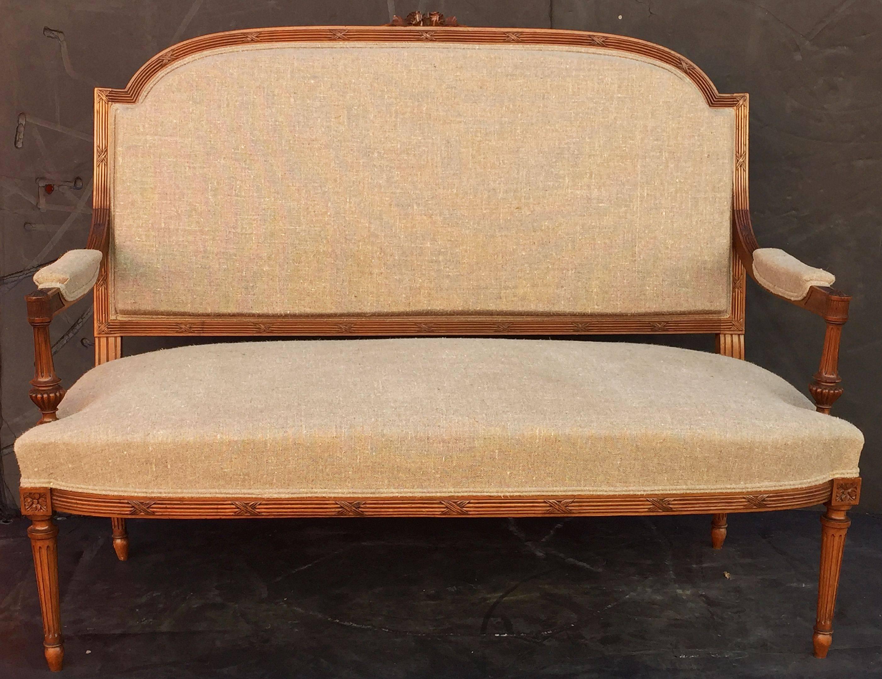 French Upholstered Settee of Carved Walnut In Good Condition In Austin, TX