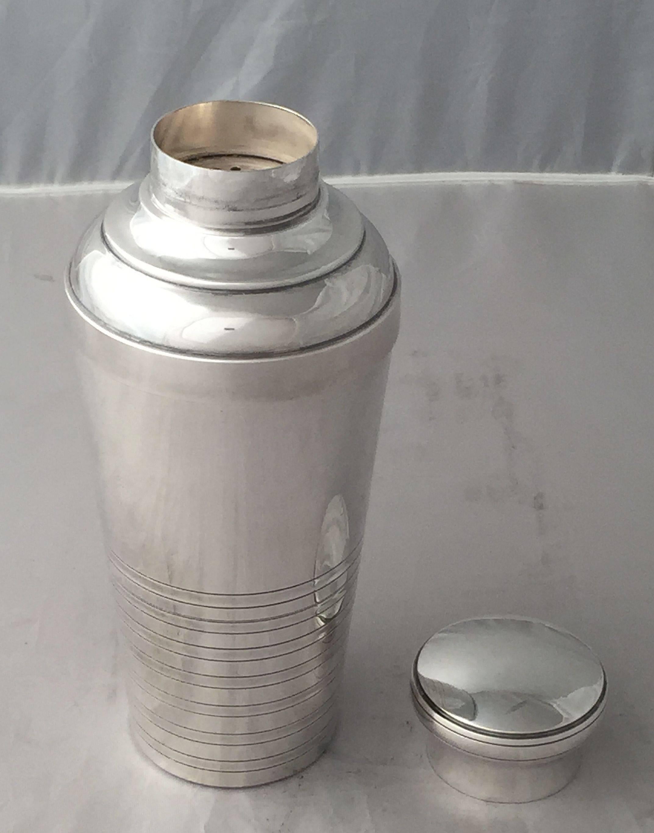 20th Century French Art Deco Martini or Cocktail Shaker
