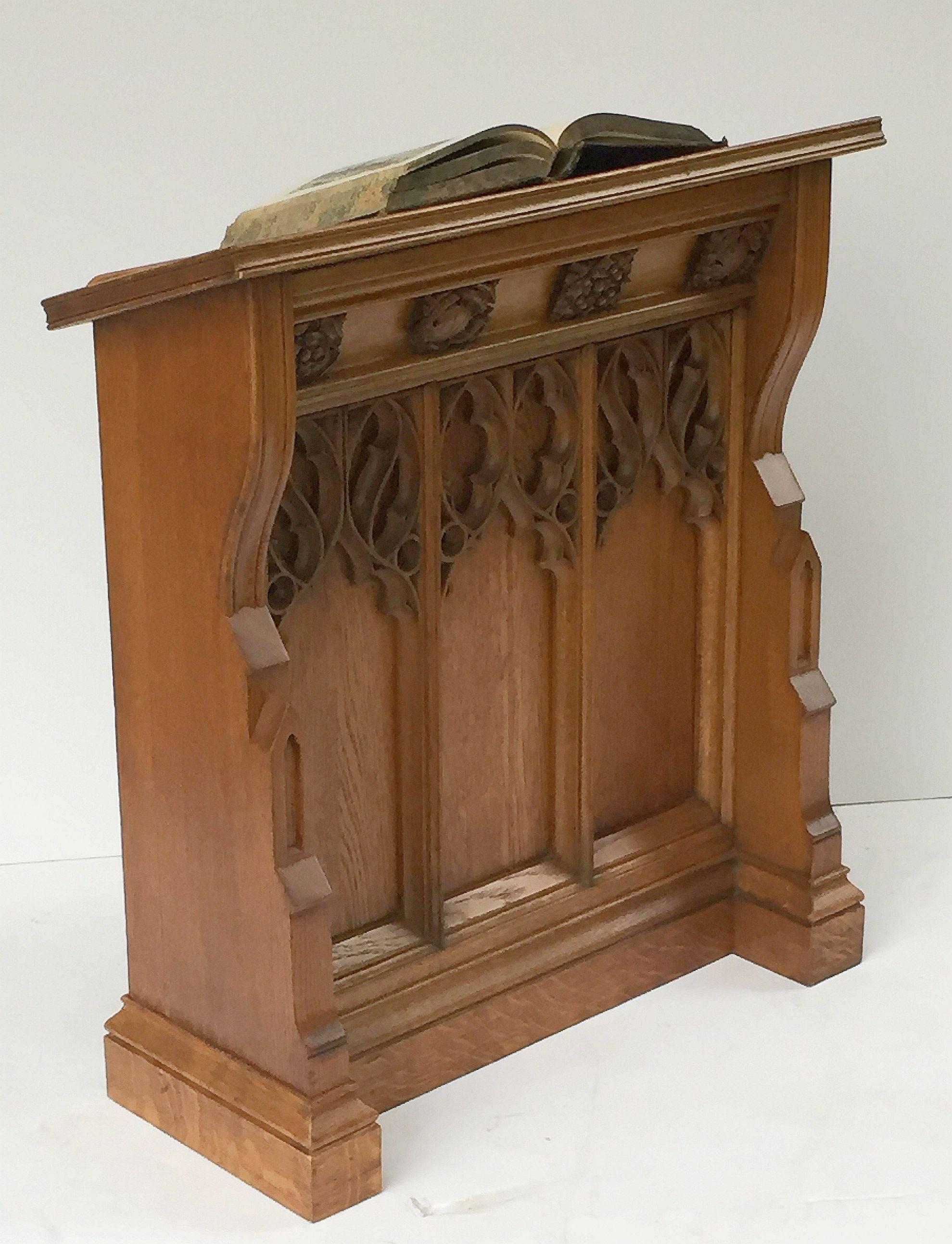 English Ecclesiastical Lectern in the Gothic Style In Excellent Condition In Austin, TX