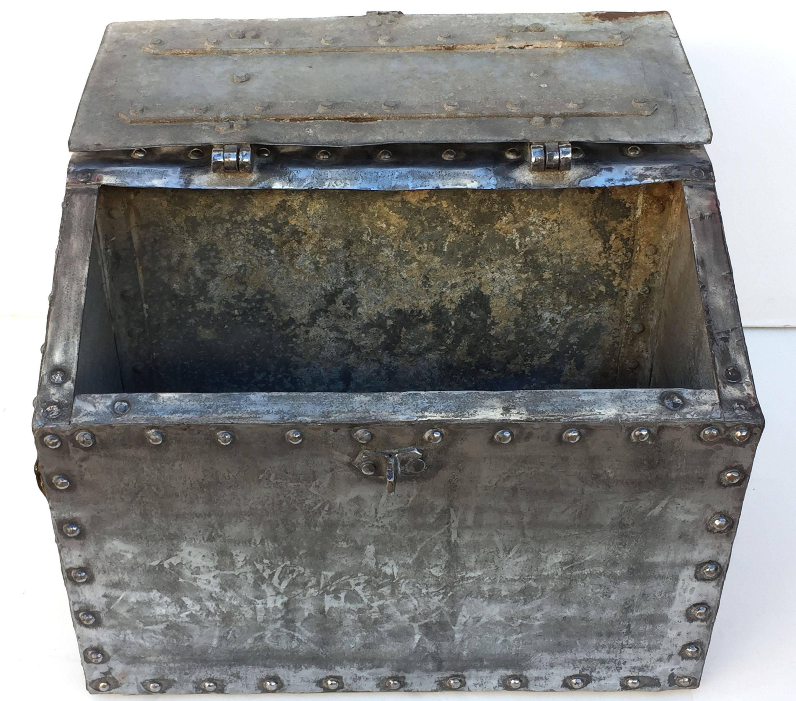 Large English Trunk of Polished Iron from the 19th Century 3