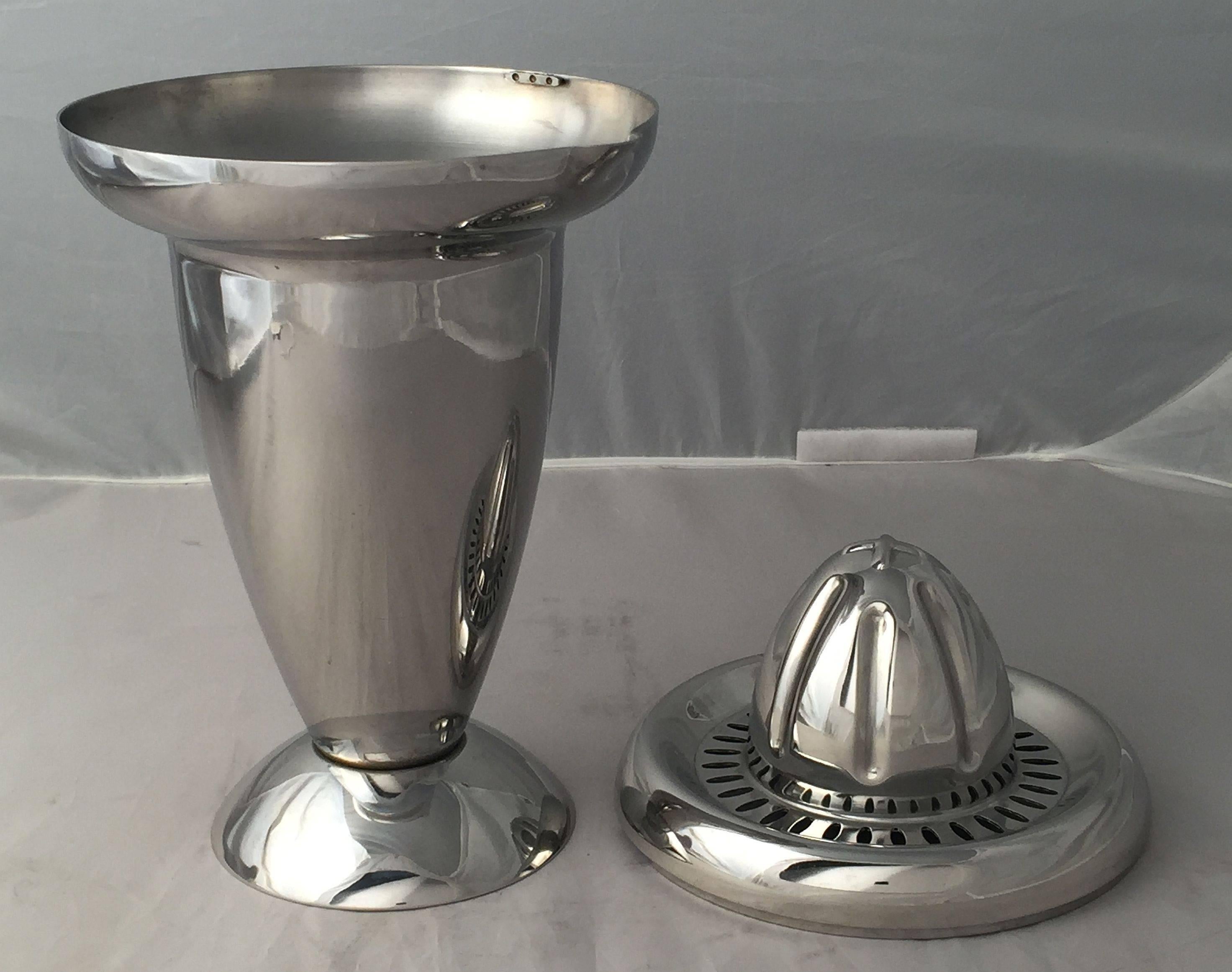 German Lemon Squeezer of Stainless Steel by WMF In Excellent Condition In Austin, TX