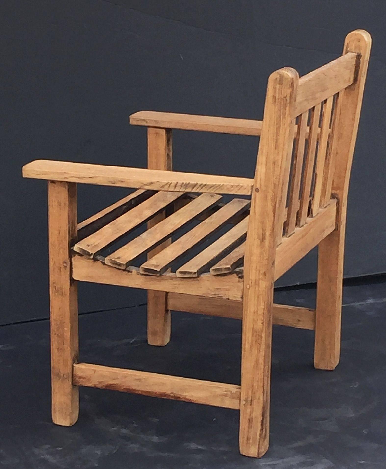 English Lister Chair of Teak for the Garden and Patio For Sale 1