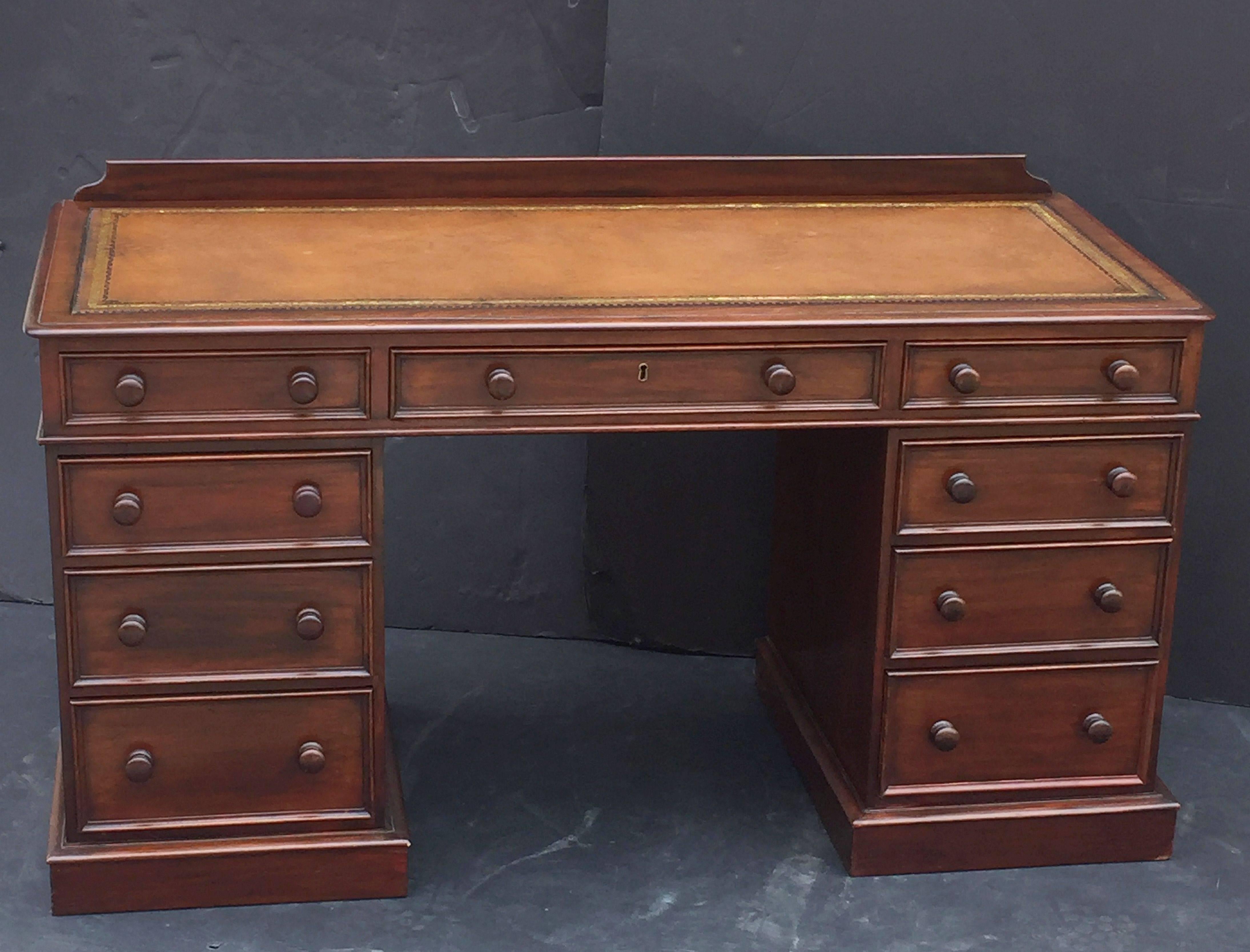 20th Century English Pedestal Desk of Mahogany with Embossed Leather Top
