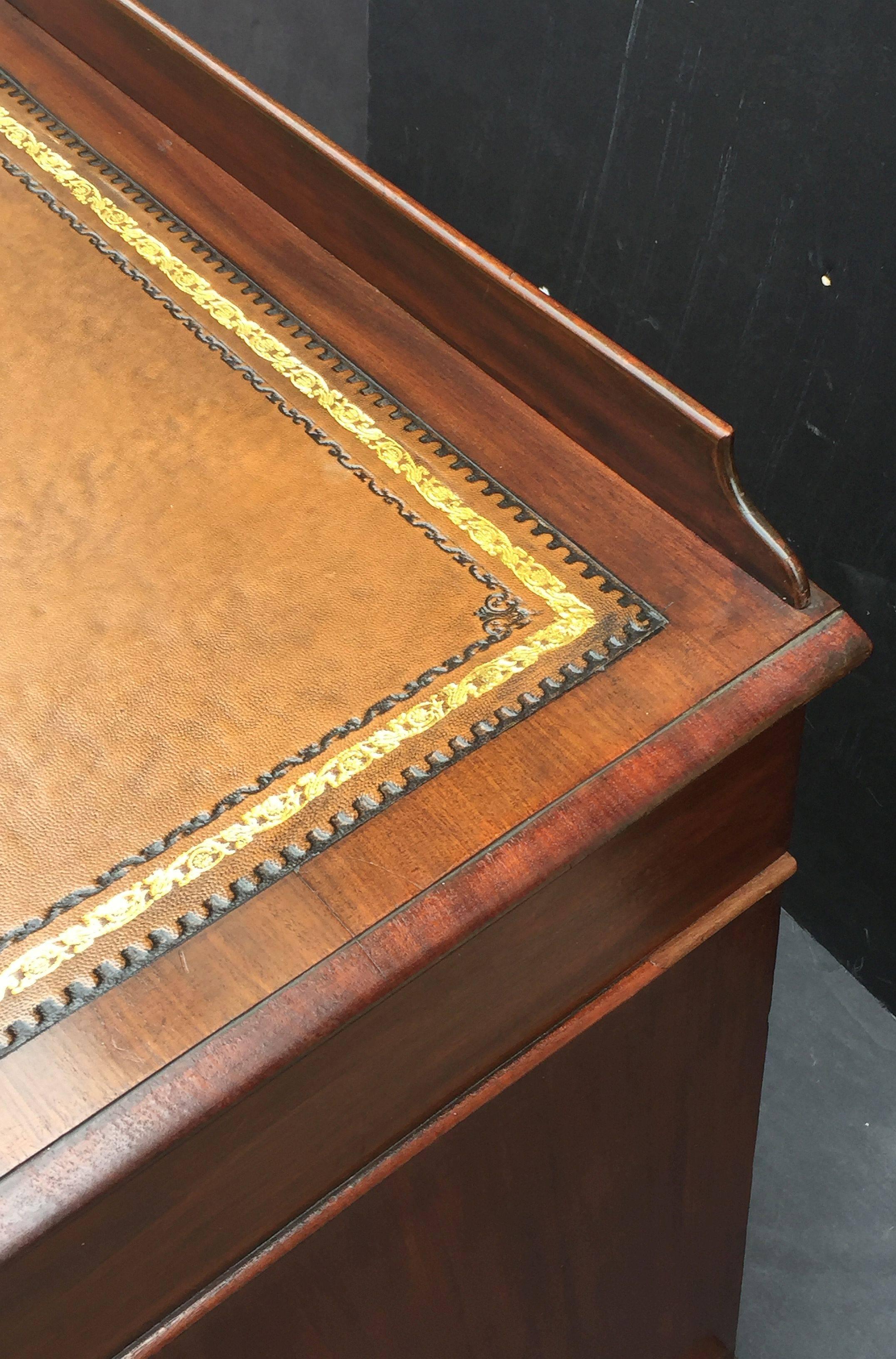 English Pedestal Desk of Mahogany with Embossed Leather Top 2