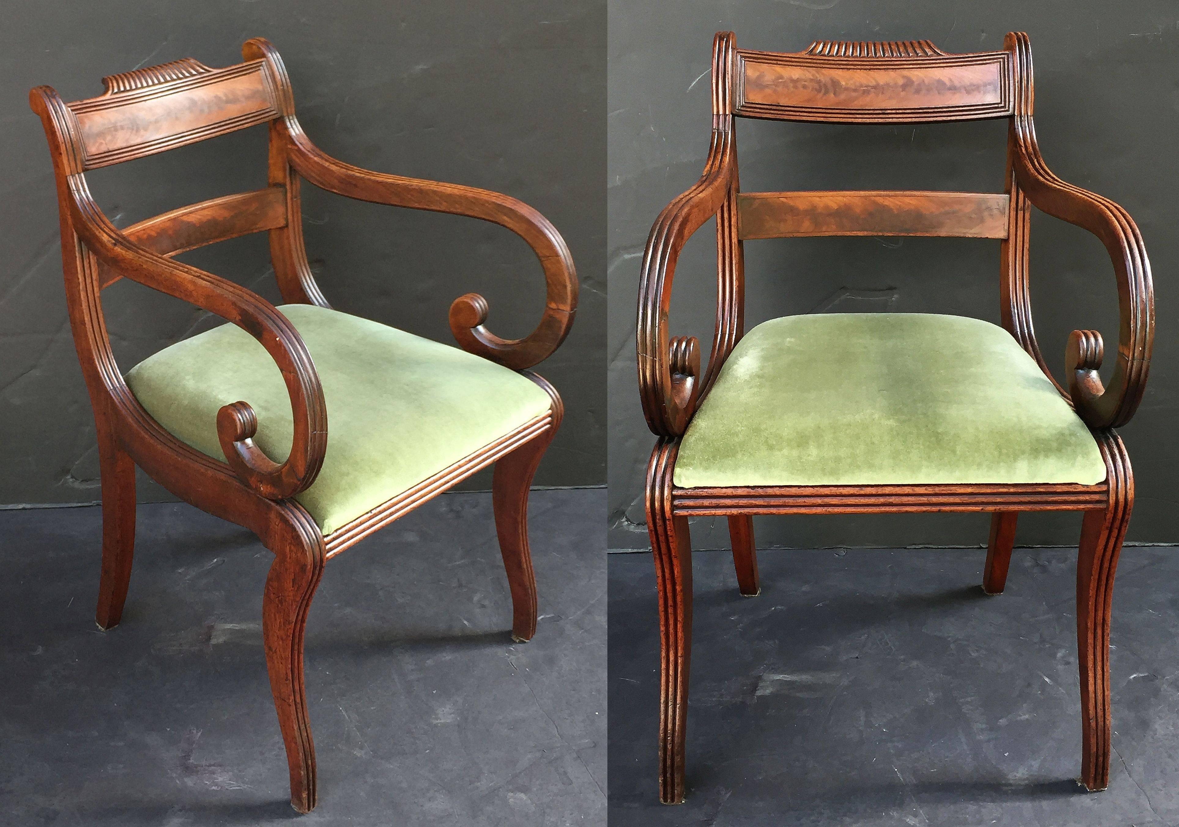 Set of Scottish Regency Dining Chairs of Mahogany, Two Arms and Six Side Chairs In Good Condition In Austin, TX