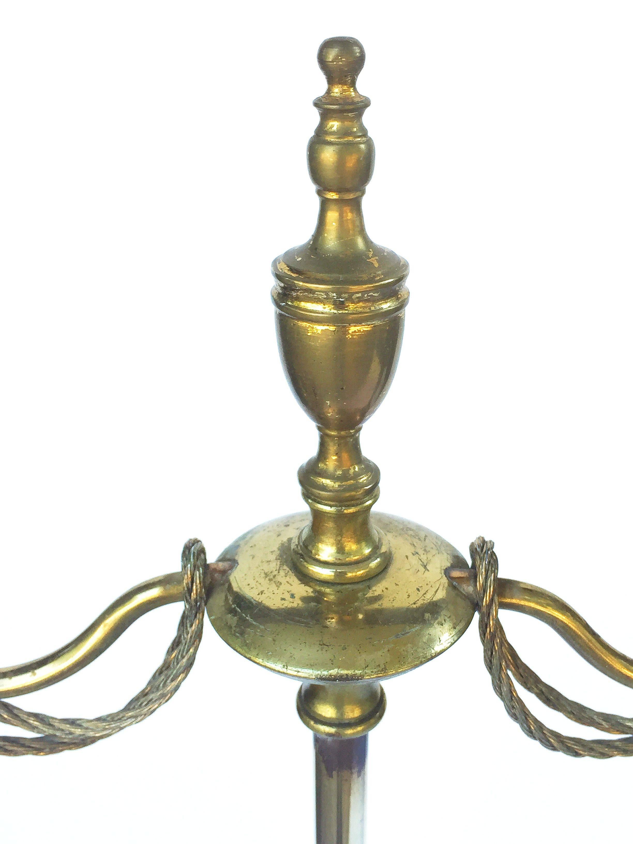 XIXe siècle Chandelier ou candélabre de style Régence sur pied en laiton d'Angleterre en vente
