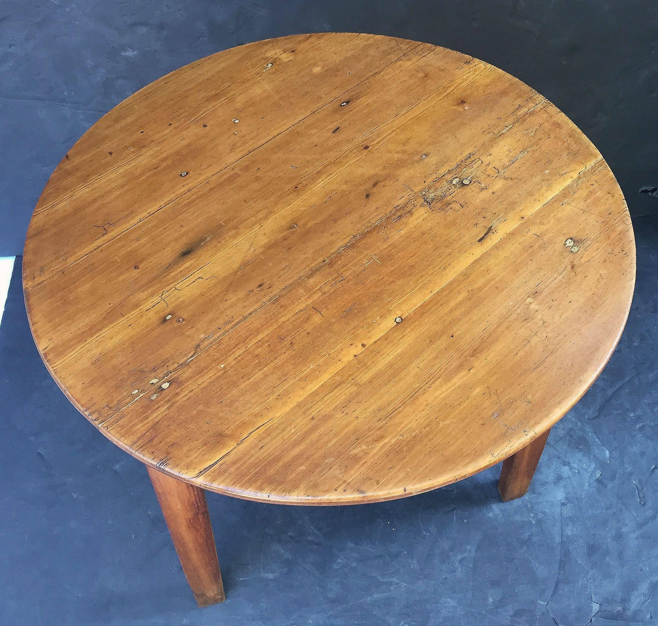English Cricket Table of Pine from the 19th Century For Sale 2