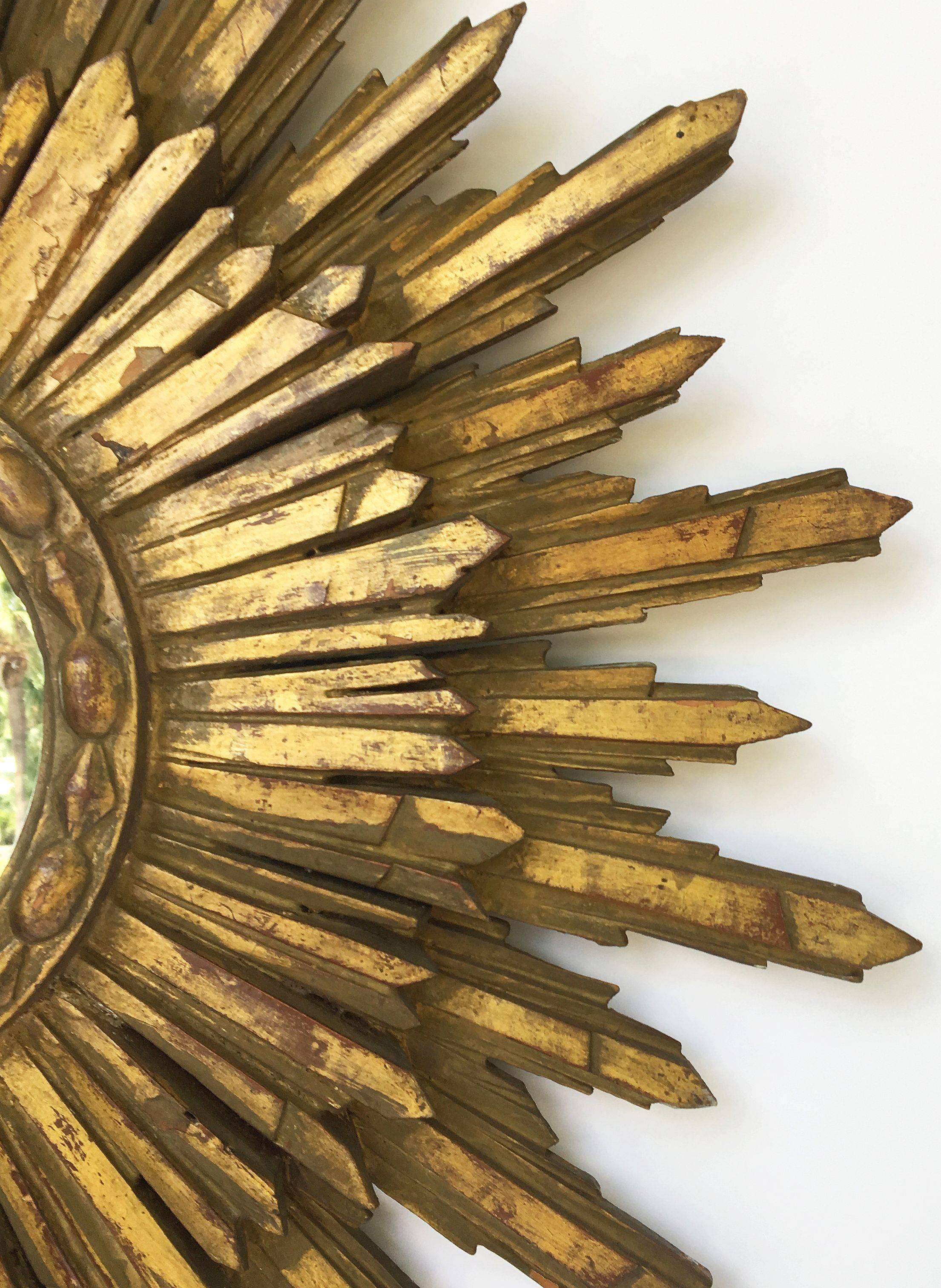 French Gilt Sunburst or Starburst Mirror In Excellent Condition In Austin, TX