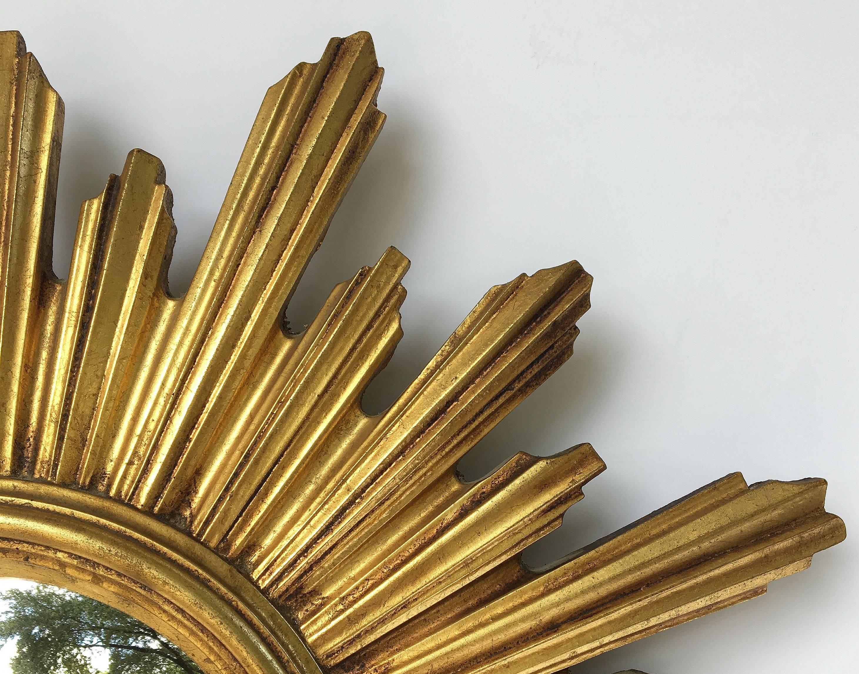 French Gilt Sunburst or Starburst Convex Mirror (Diameter 21 1/4) In Excellent Condition In Austin, TX