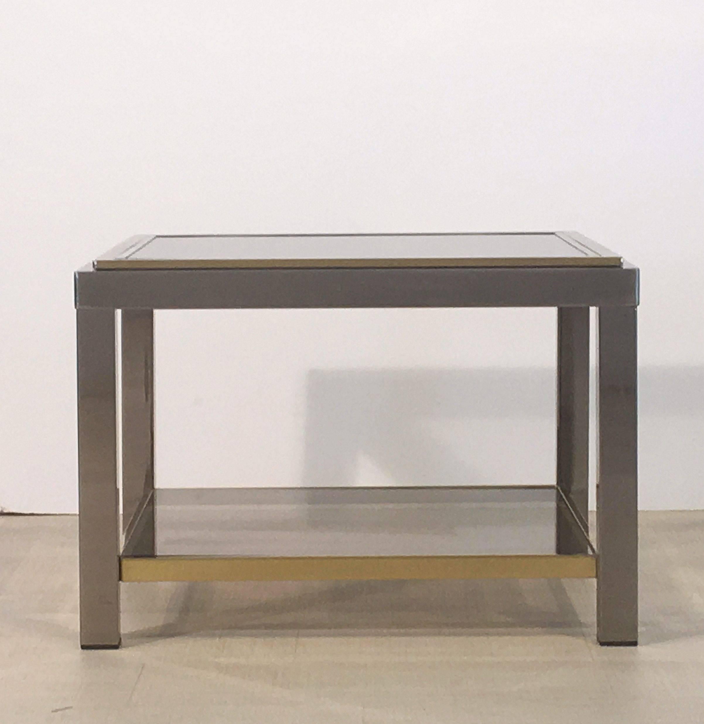 Métal Table basse carrée italienne en laiton, chrome et verre fumé de Zevi en vente