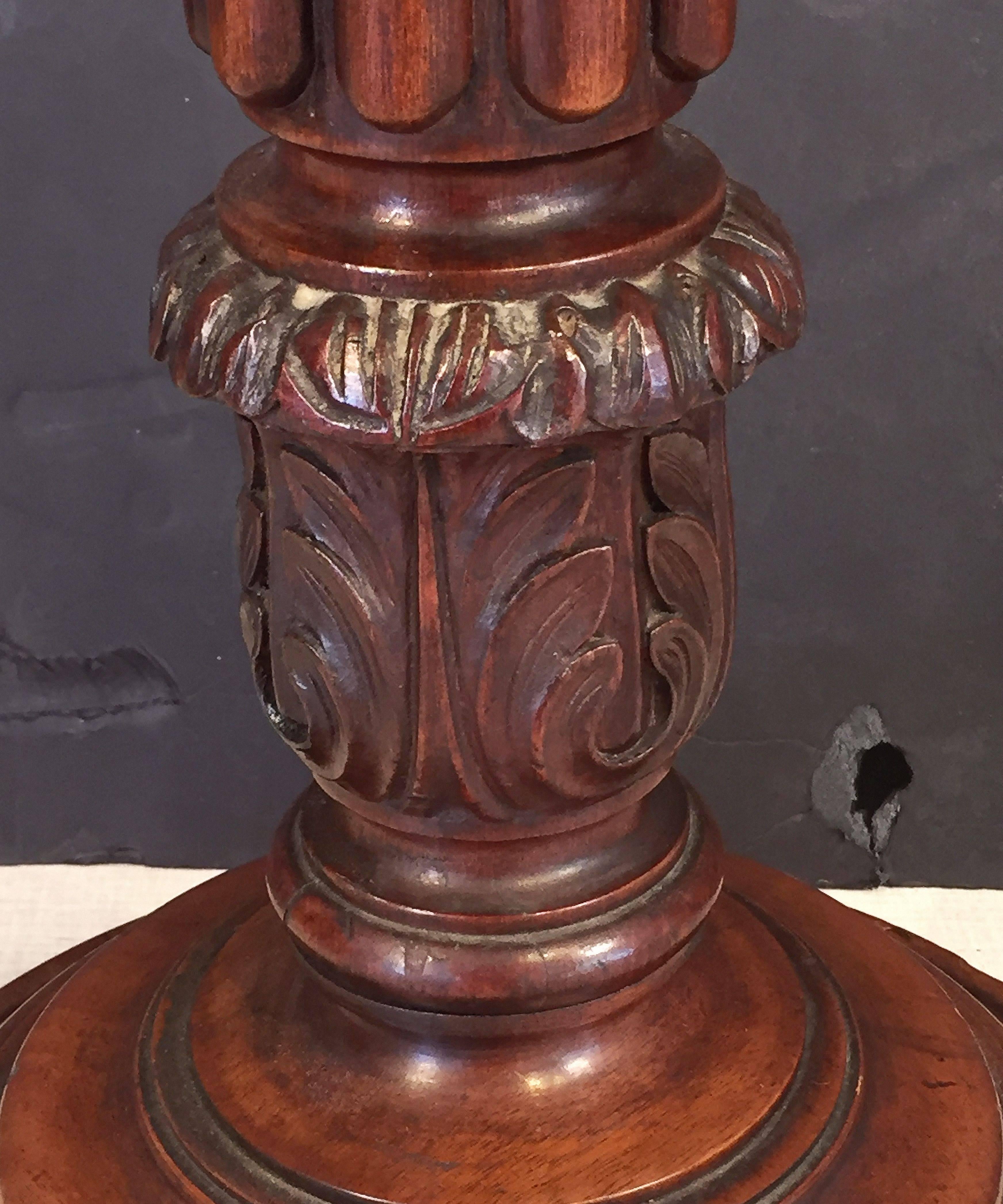 Torchère Pedestal Stand of Turned Mahogany from England (H 57) For Sale 3