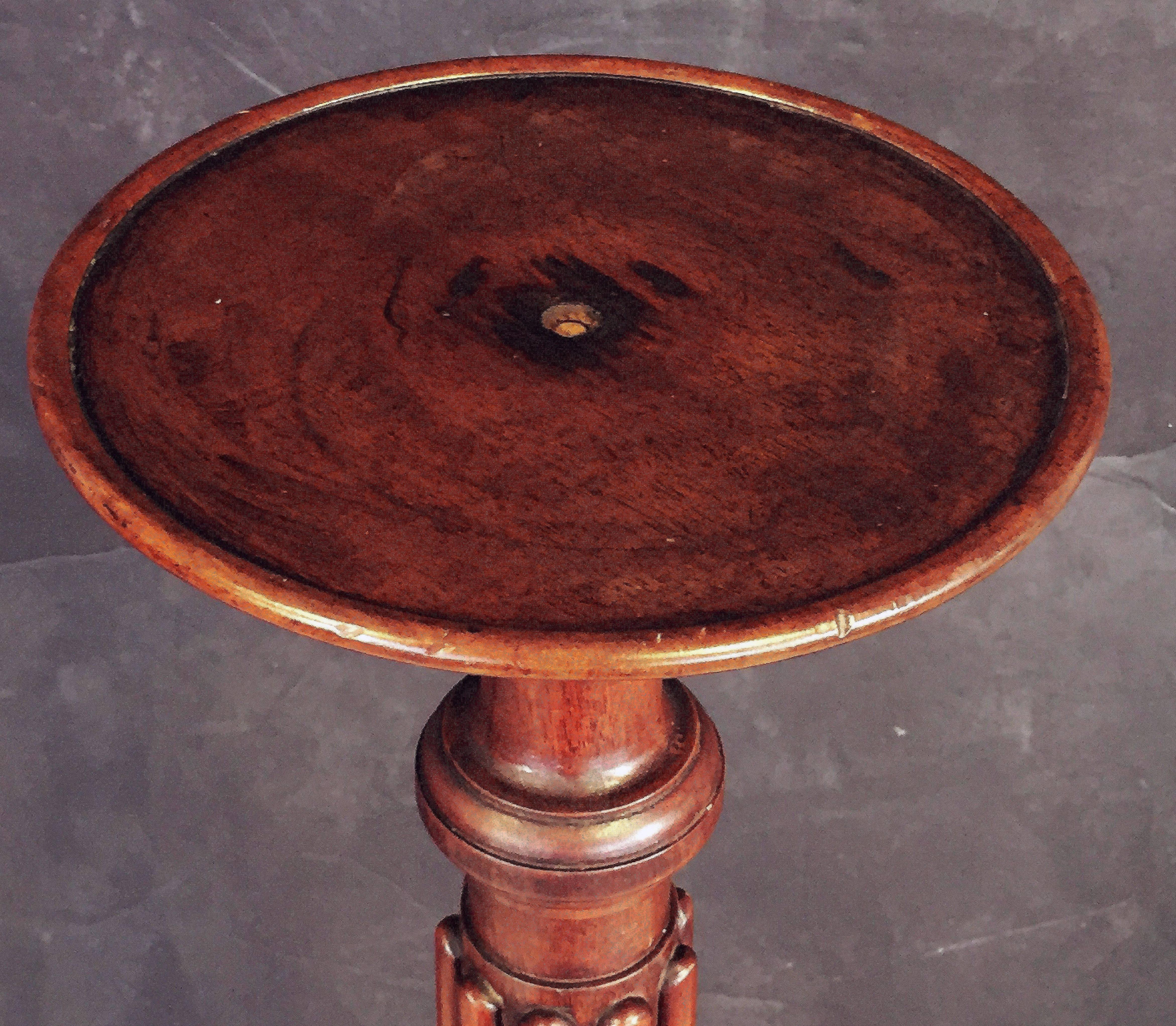 19th Century Torchère Pedestal Stand of Turned Mahogany from England (H 57) For Sale
