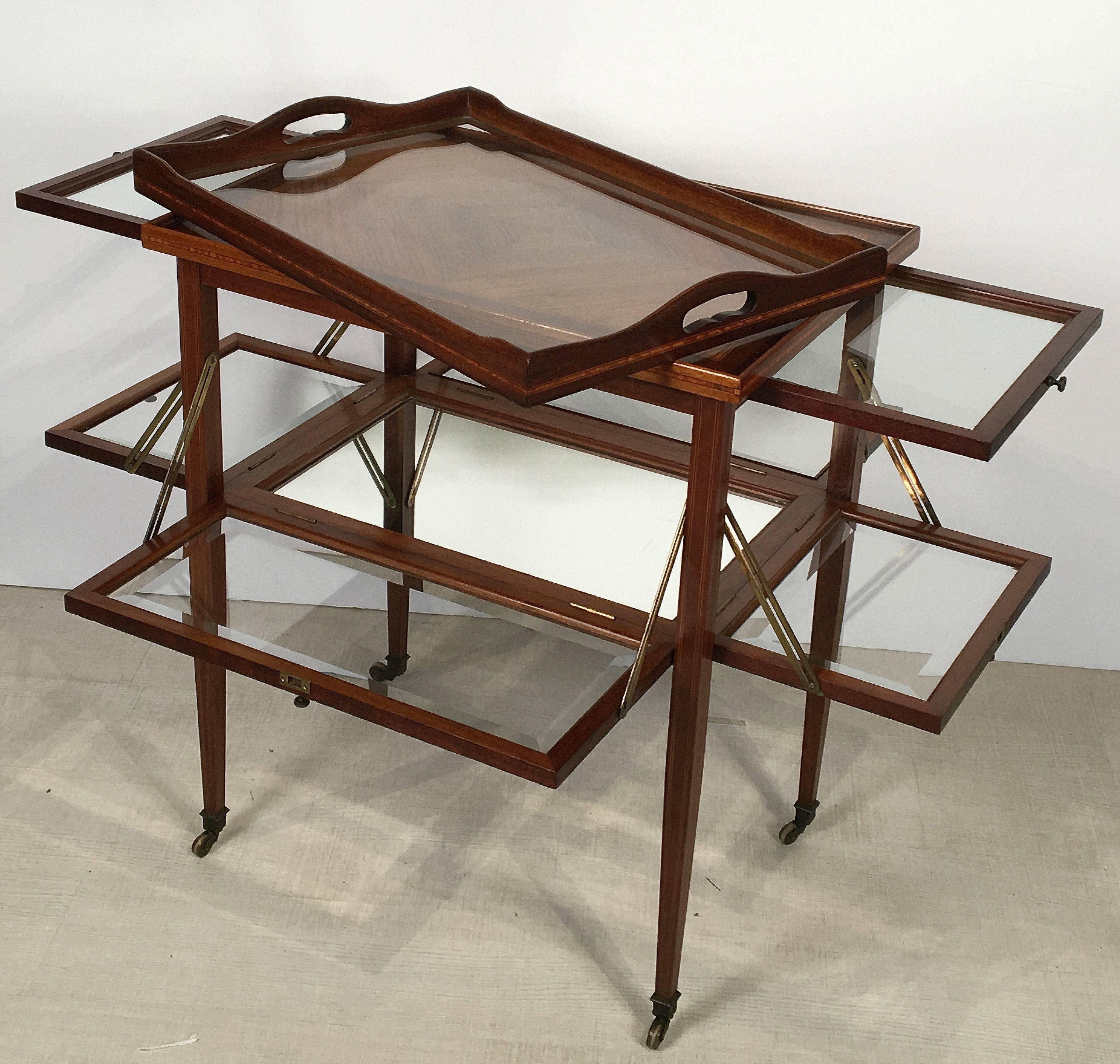 English Drinks Cart or Fold-Down Tea Table with Removable Tray Top In Excellent Condition In Austin, TX