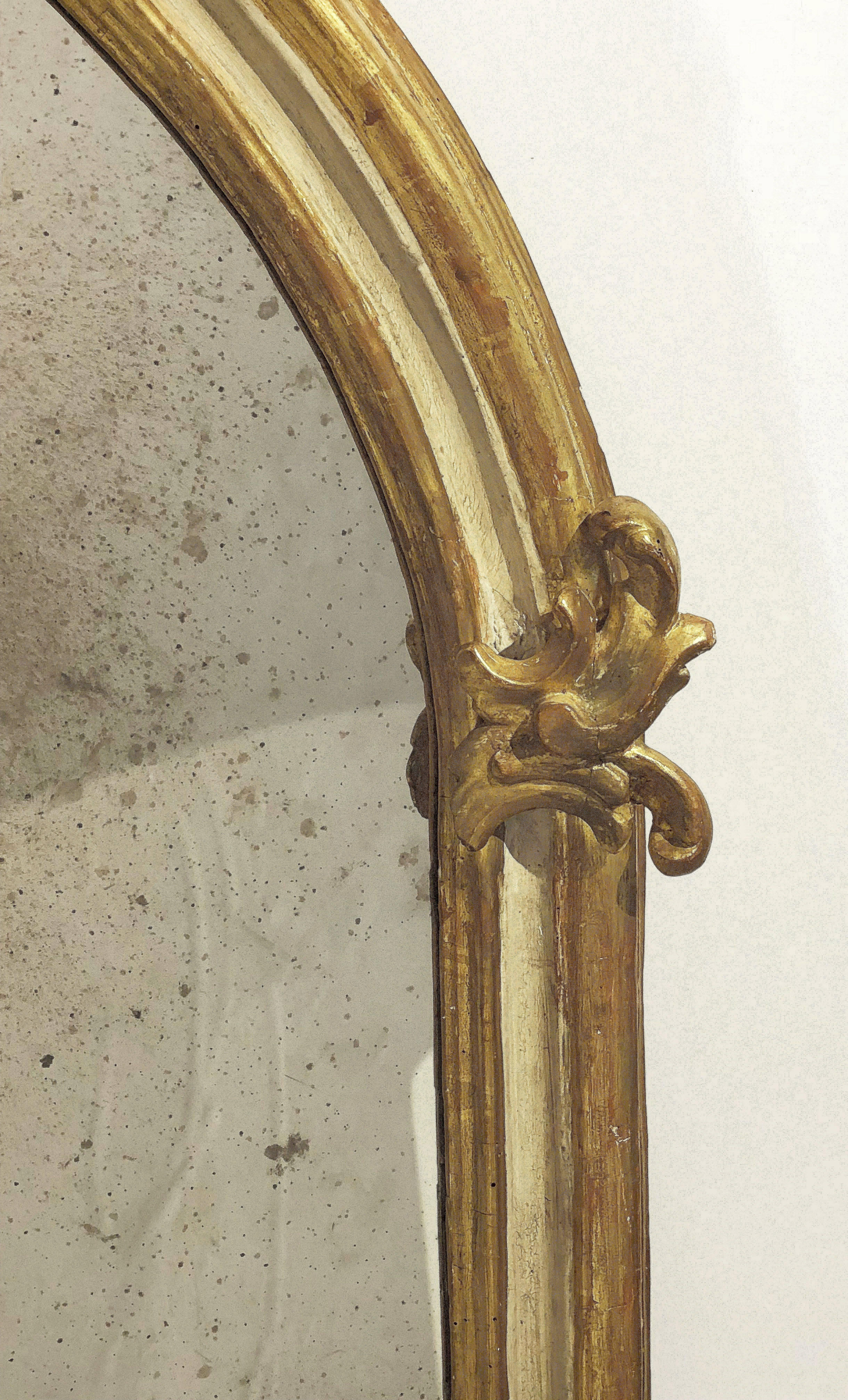 Large Italian Gilt Hall Mirror (H 65 x W 37) In Excellent Condition In Austin, TX