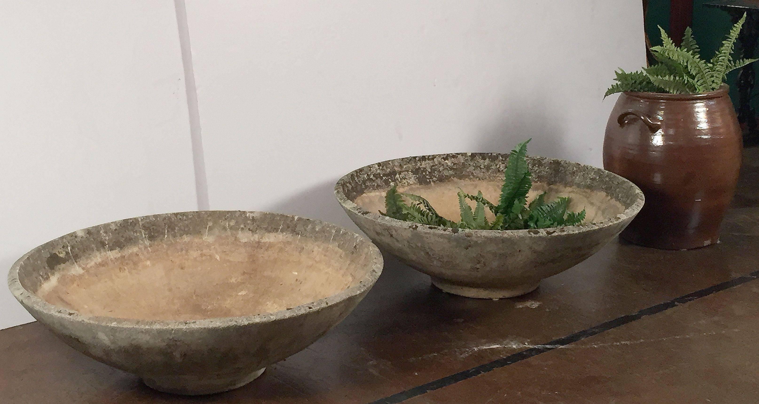 Pair of Extra Large French Stone Garden Planters In Excellent Condition In Austin, TX