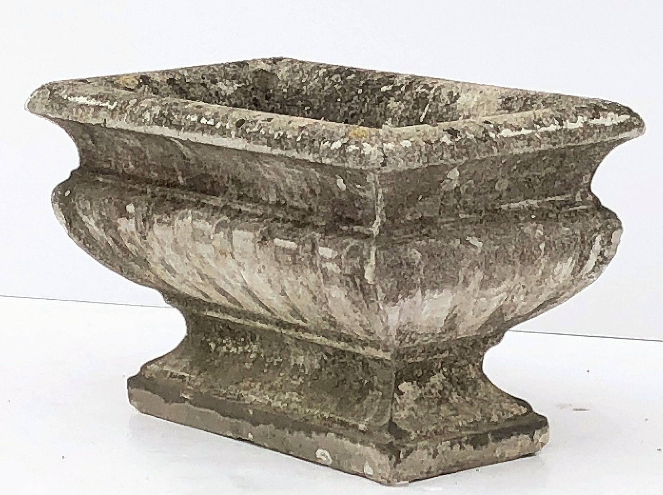 A fine large rectangular English pedestal trough or planter of composition stone, featuring a raised top on a shaped base.

Great for an indoor or outdoor garden room, garden, or conservatory!