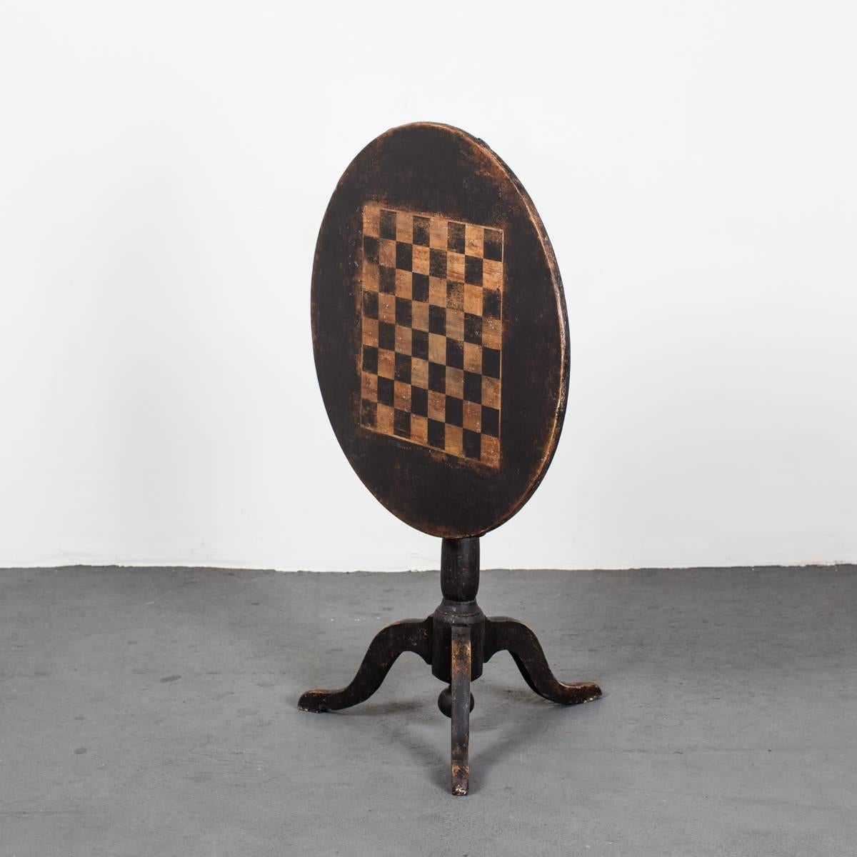 Table Tilt-Top Chess Swedish 19th Century Sweden In Good Condition In New York, NY