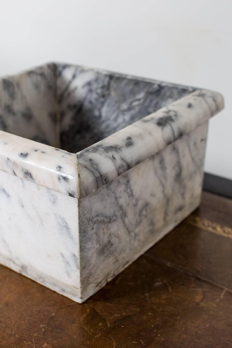 Container Marble Swedish 20th Century Sweden. A large square container made in Europe during the 20th century. Made in gray and white marble.