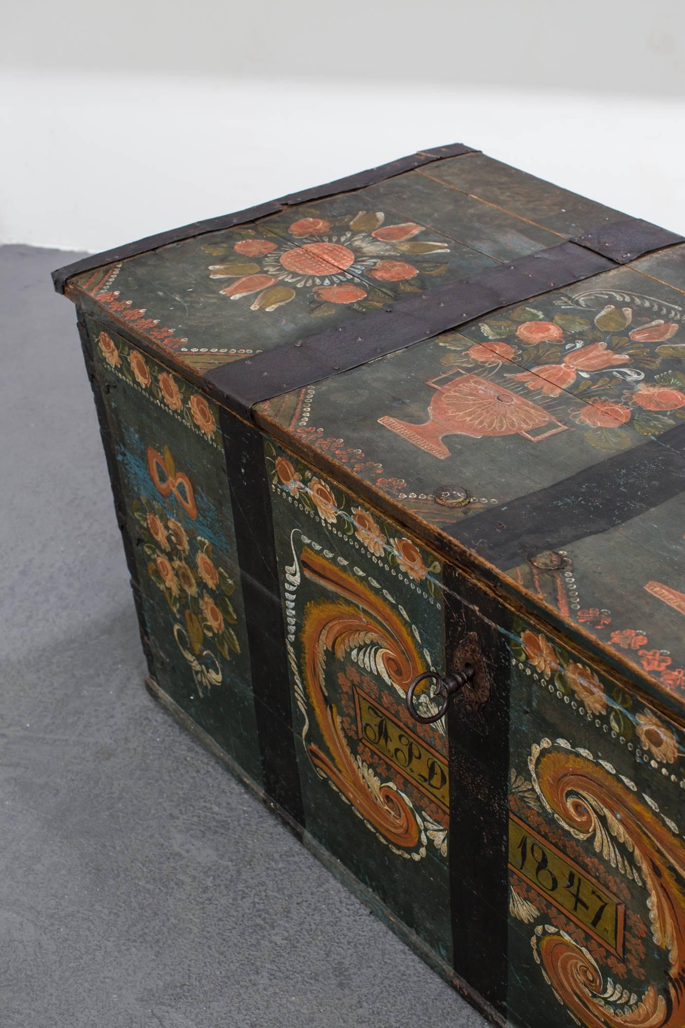 Folk Art Blanket Chest Allmoge Original Paint, 19th Century, Sweden