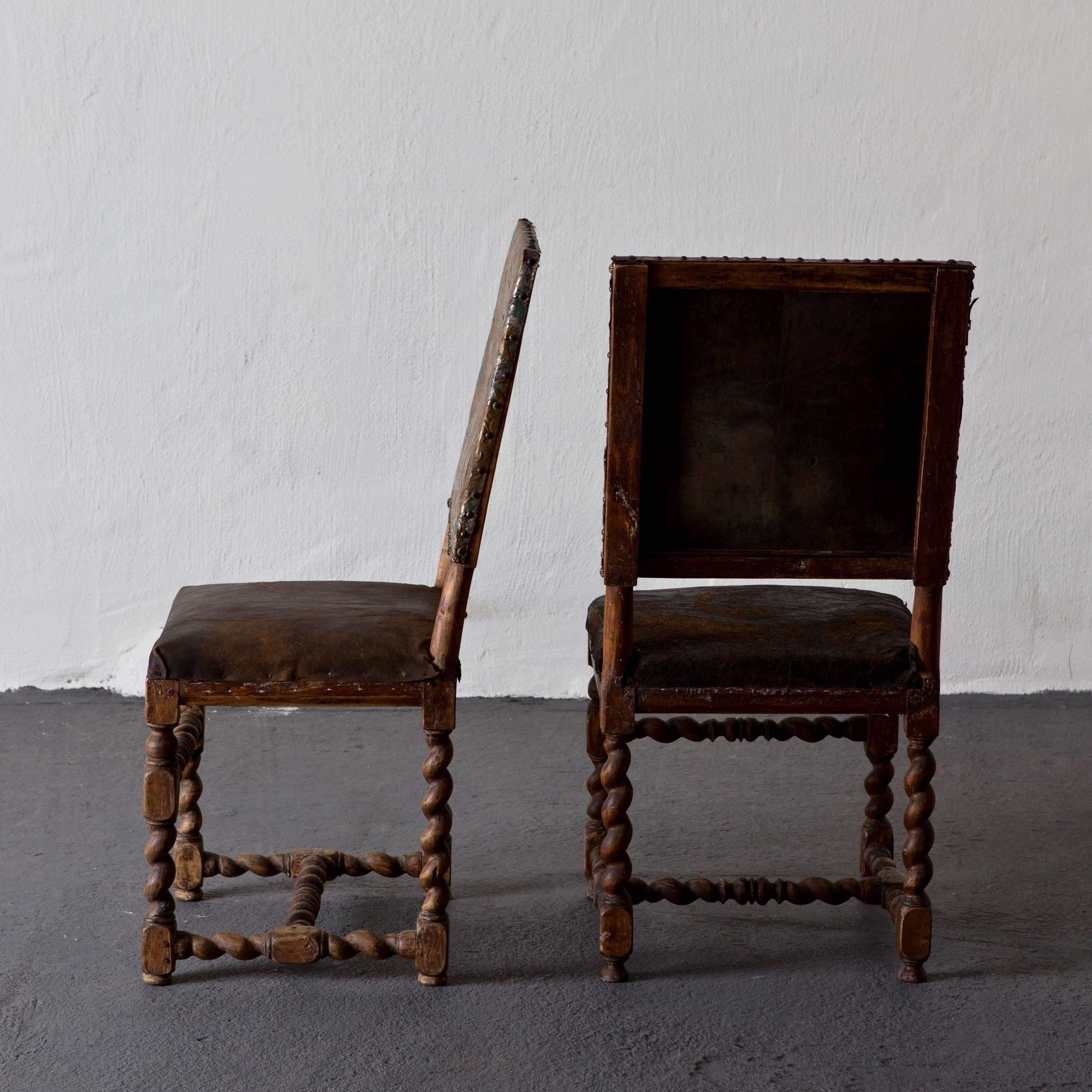 Chairs Pair Swedish Original Gilded Leather Baroque Period 18th Century Sweden In Good Condition In New York, NY