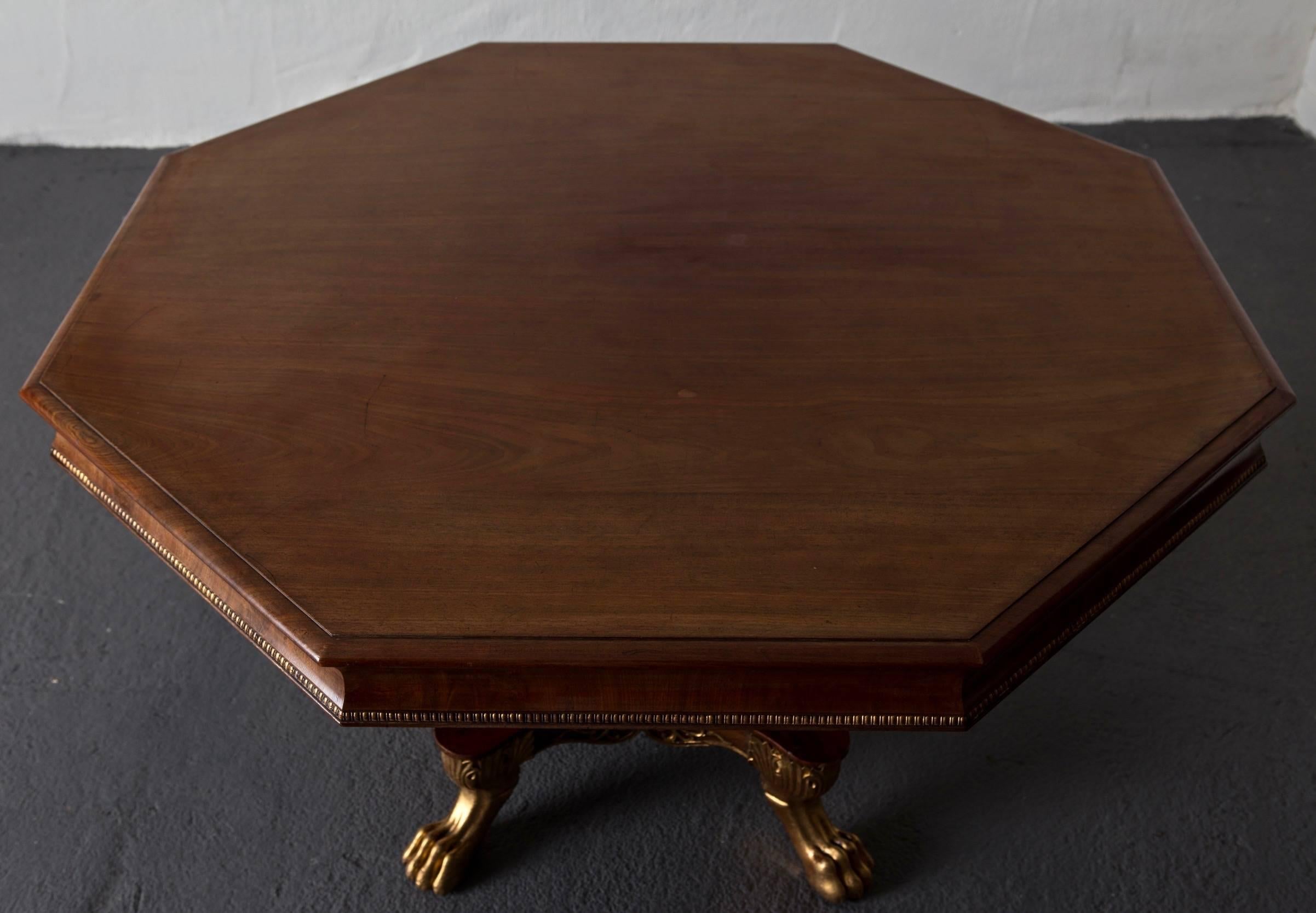Centre Table Walnut Gilded Details English 19th century Regency England In Good Condition In New York, NY