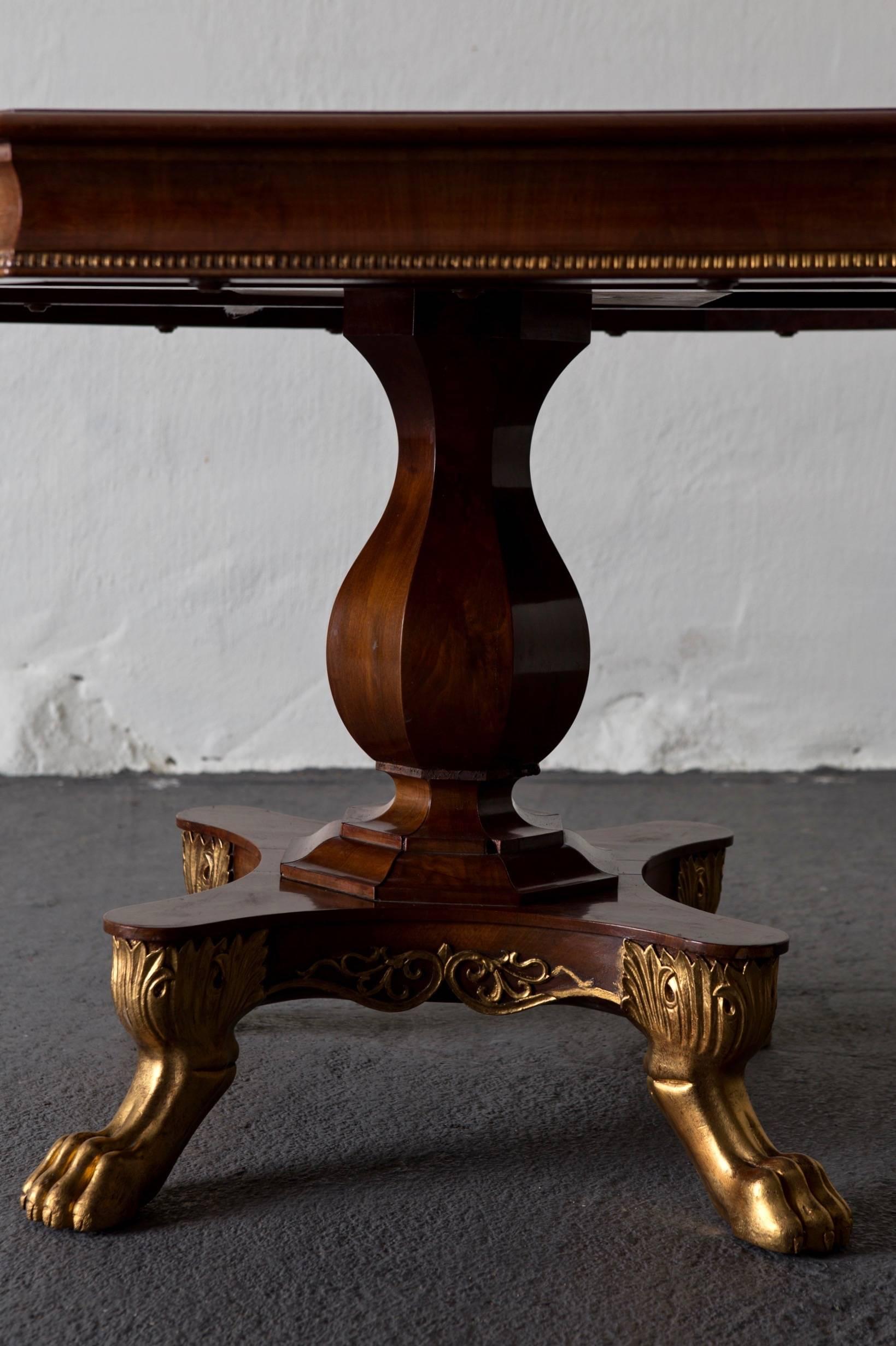 19th Century Centre Table Walnut Gilded Details English 19th century Regency England