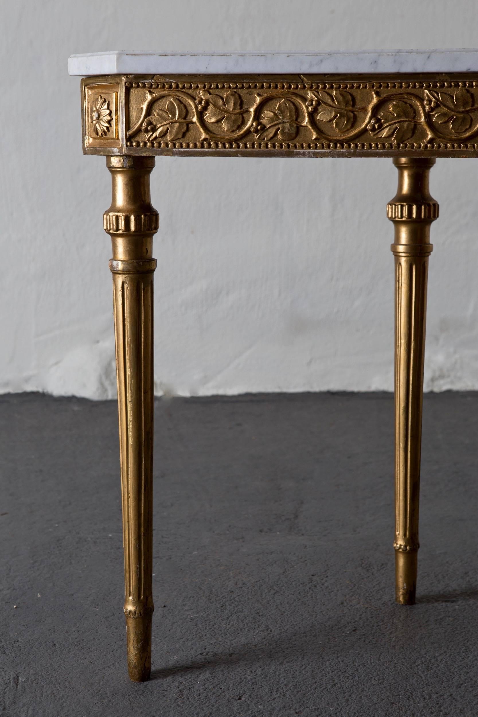 Tisch Konsole Schwedisch Neoklassisch 18. Jahrhundert Marmor Giltwood Schweden (Gustavianisch) im Angebot