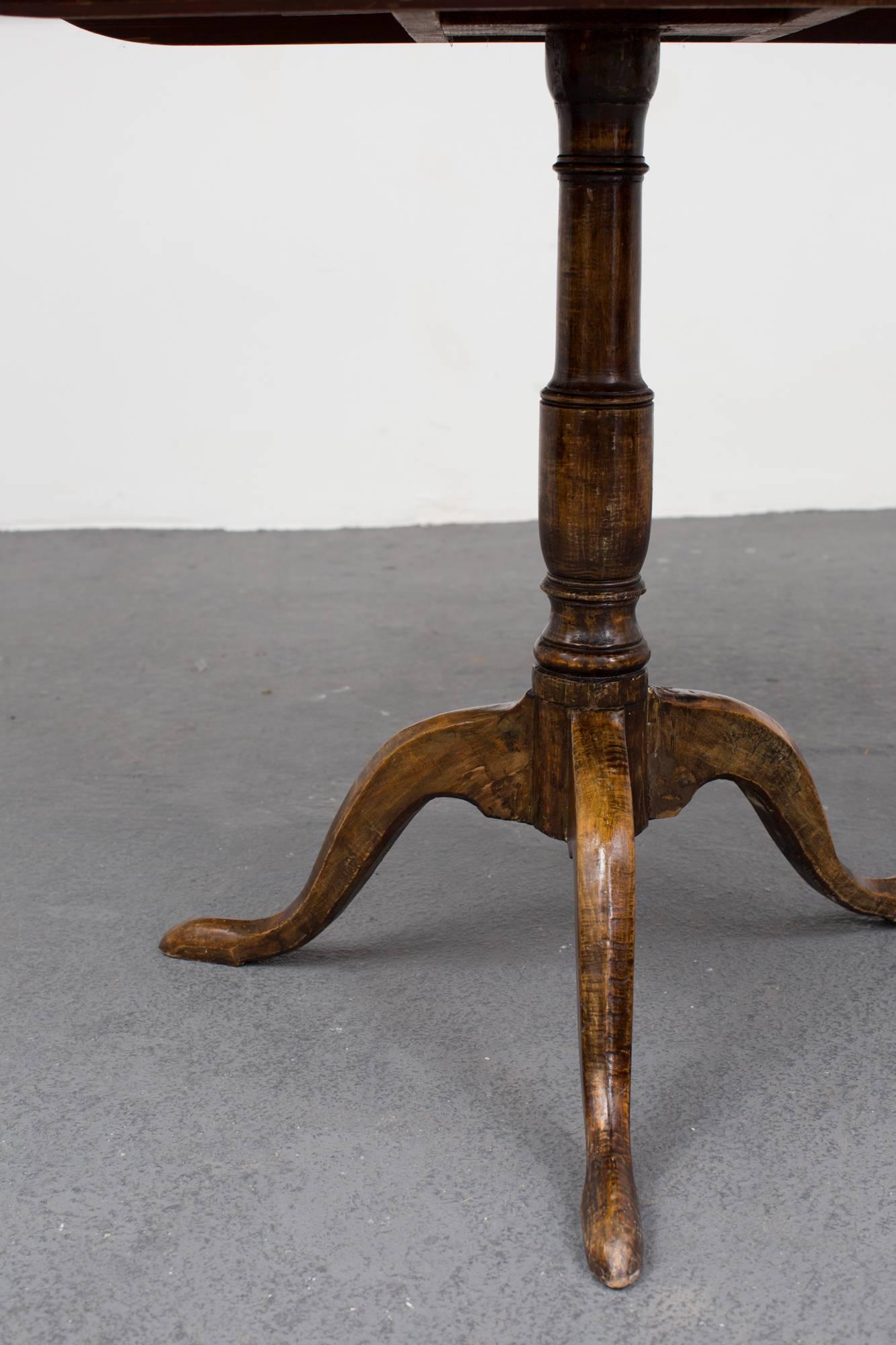 Late 18th Century Tilt-Top Table Side Table Swedish Alder Root, 18th Century, Sweden