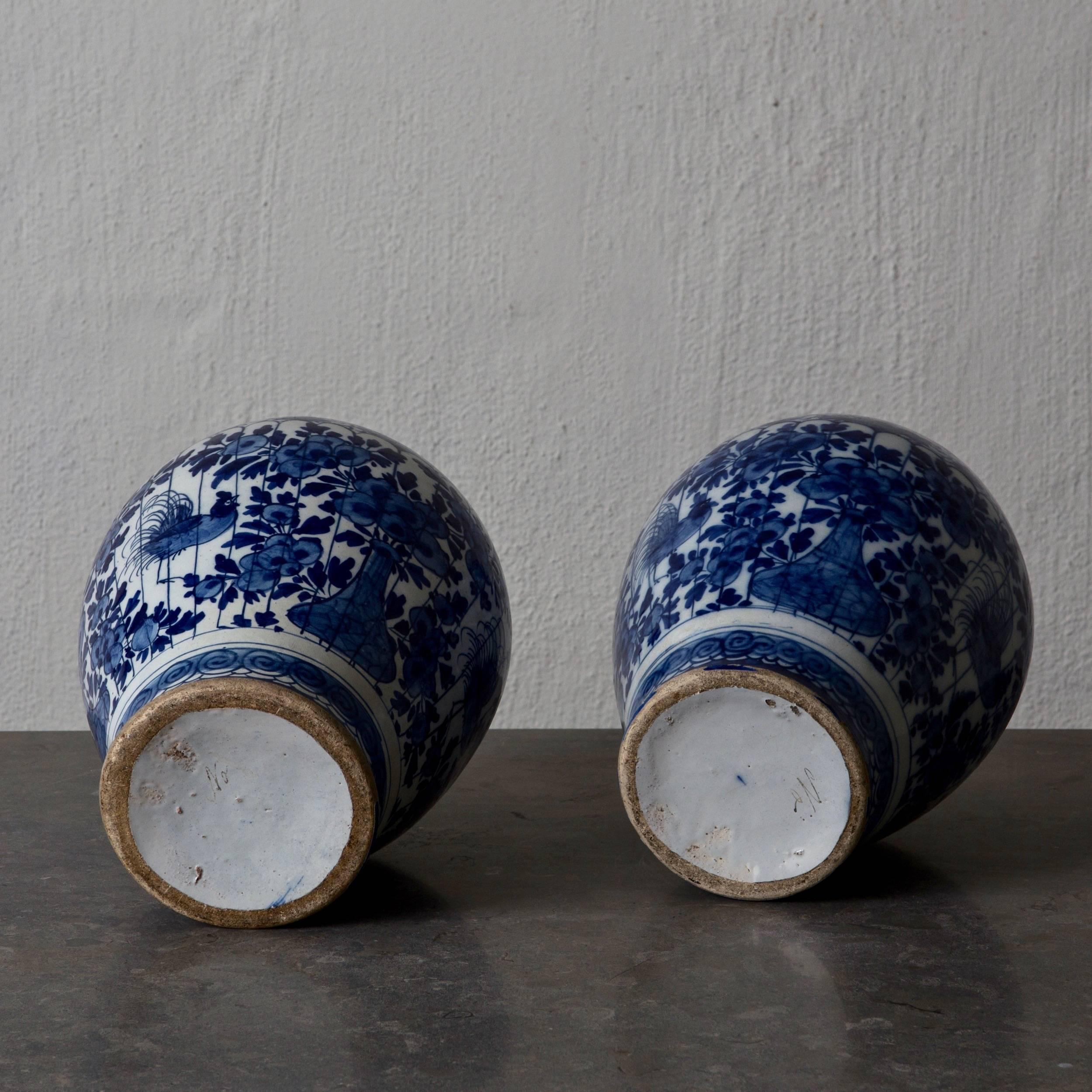 Urns Pair Delft Blue and White, 18th Century, Holland In Good Condition For Sale In New York, NY
