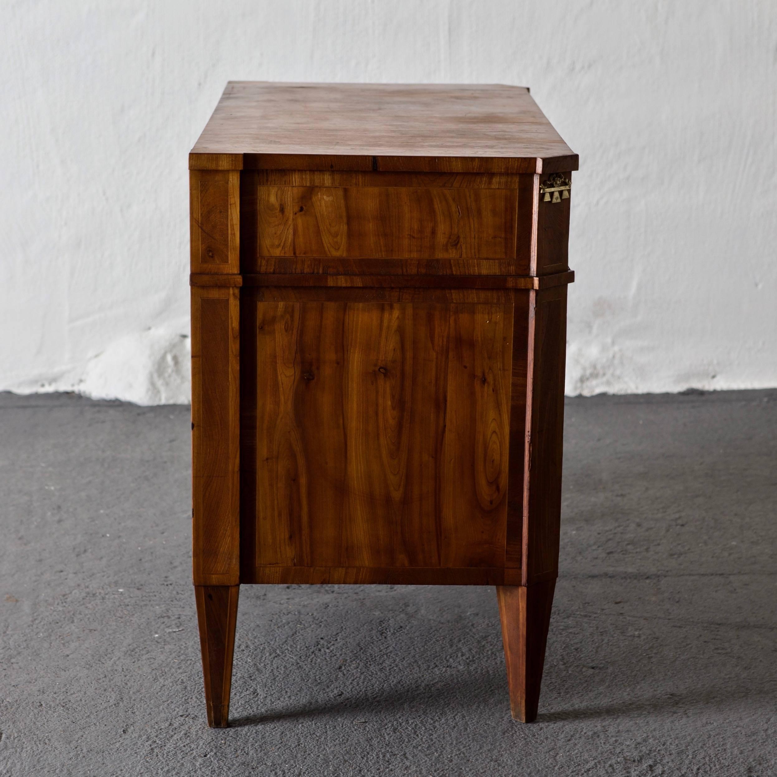 Chest Swedish Gustavian Neoclassical Wood 19th Century Sweden In Good Condition In New York, NY