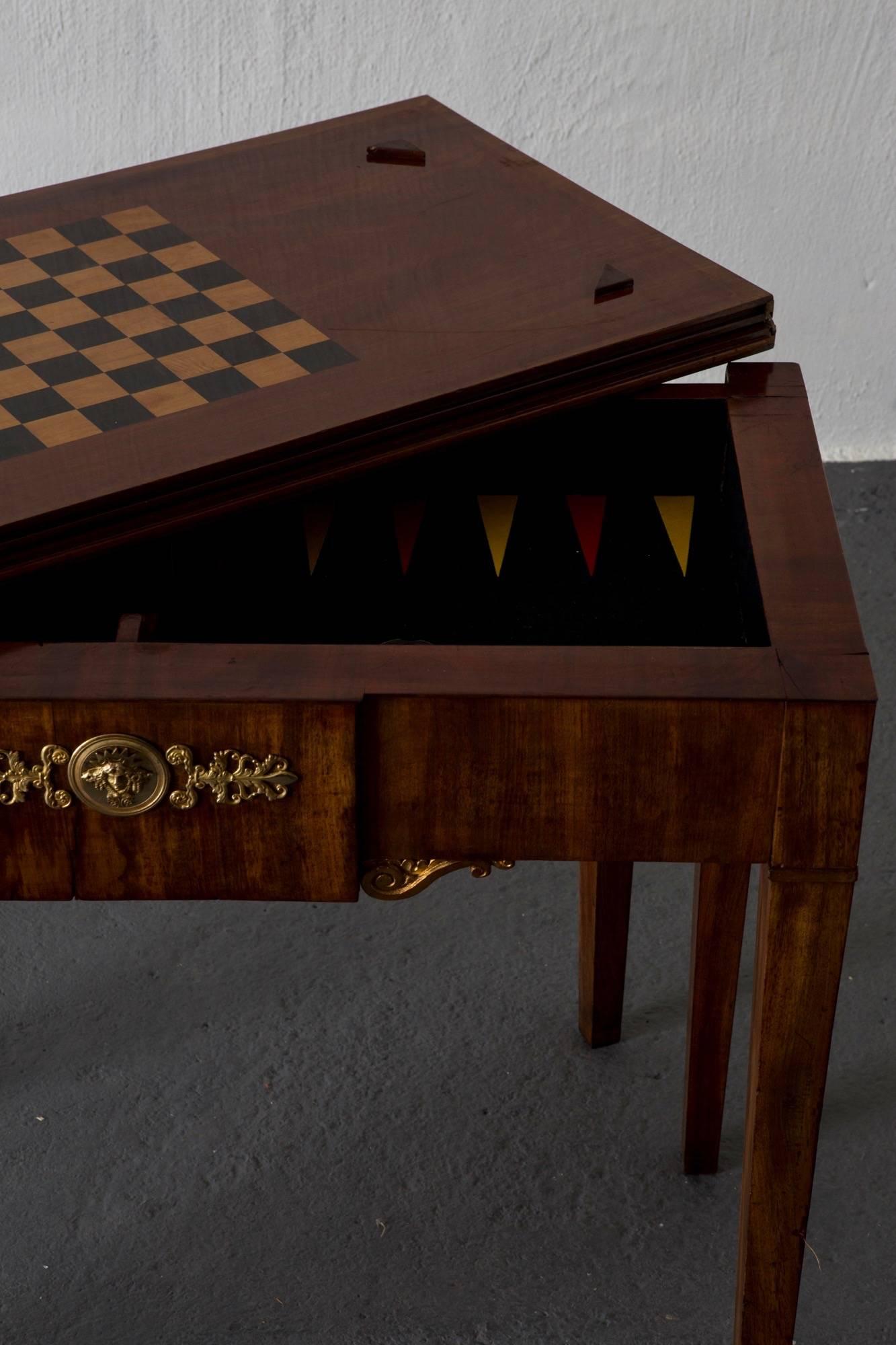 Tisch-Spieltisch, Schwedisch Karl Johan, 19. Jahrhundert,  Leichtes Mahagoni Schweden im Angebot 2
