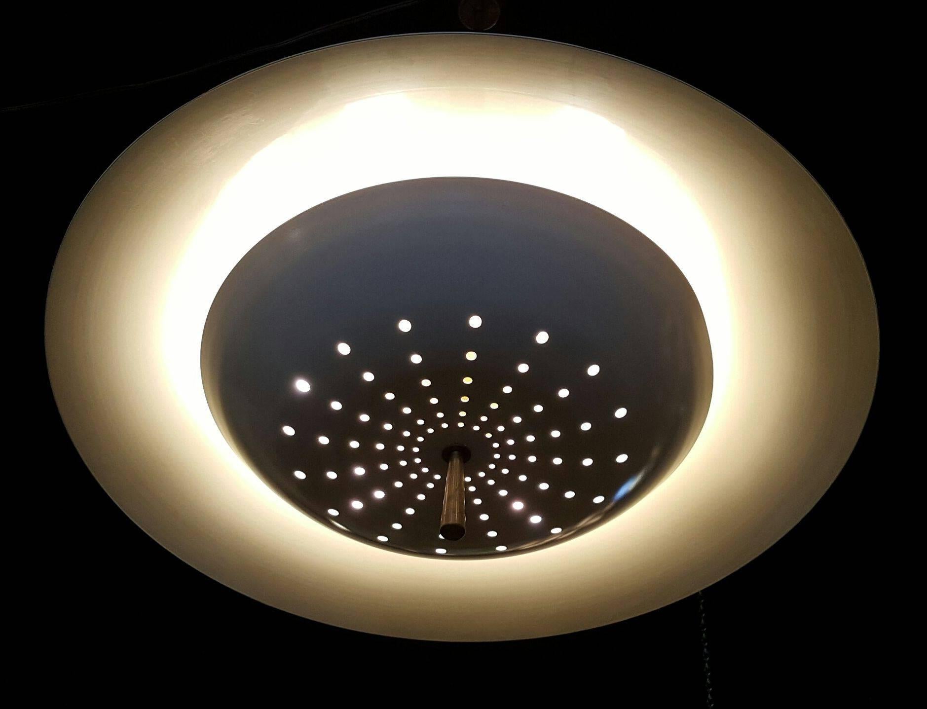 Filé Grande lampe réflectrice italienne en vente