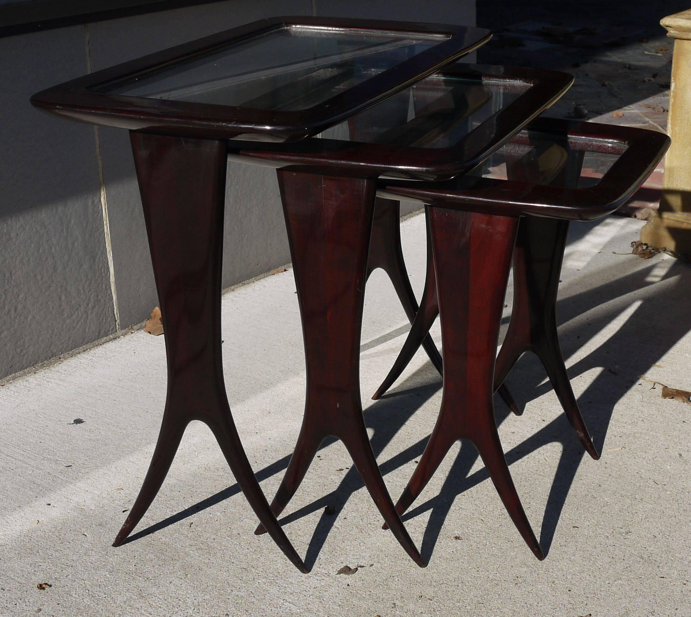 Mid-Century Modern Set of Nesting Tables by Raphael Décorateur For Sale