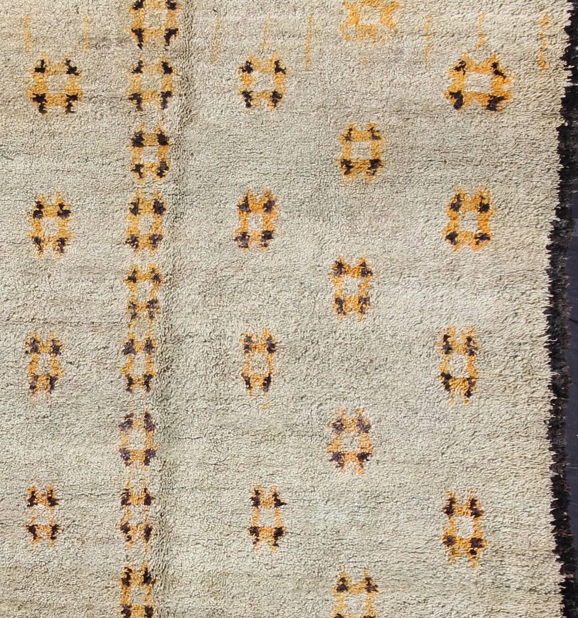 Großer marokkanischer Warayne-Teppich im Vintage-Stil mit Wanderkreuz-Motiven (Marokkanisch) im Angebot