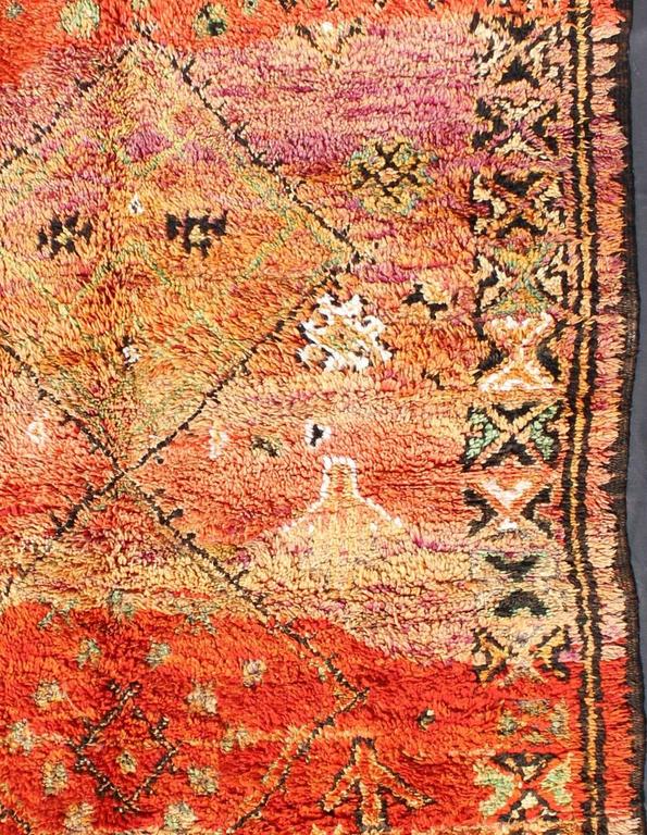 Ancien tapis Marocain Vintage fait main berbère unique,antique Moroccan