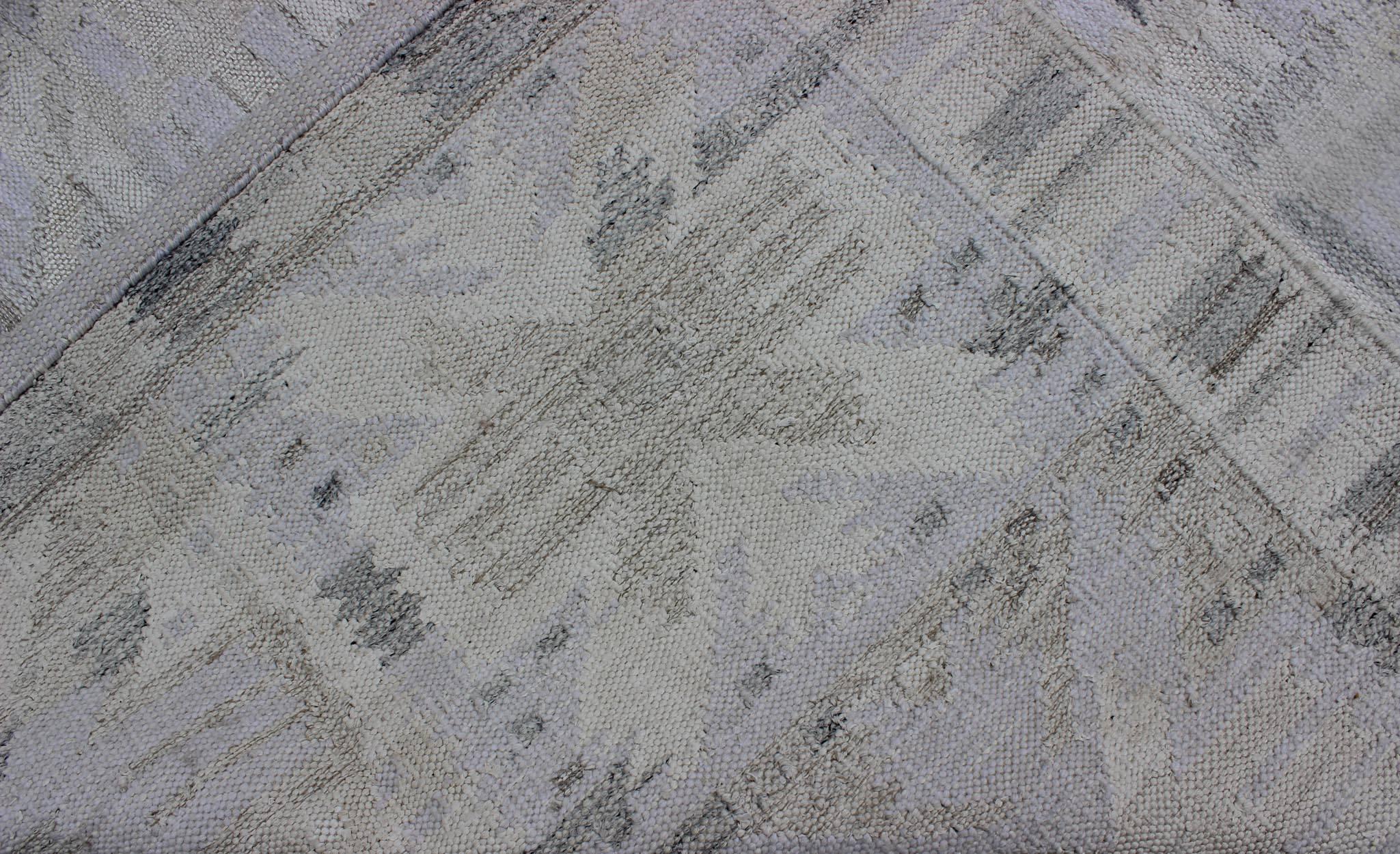 Hand-Woven Large Scandinavian/Swedish Geometric Design Flat Weave Rug in Pastel Tones For Sale