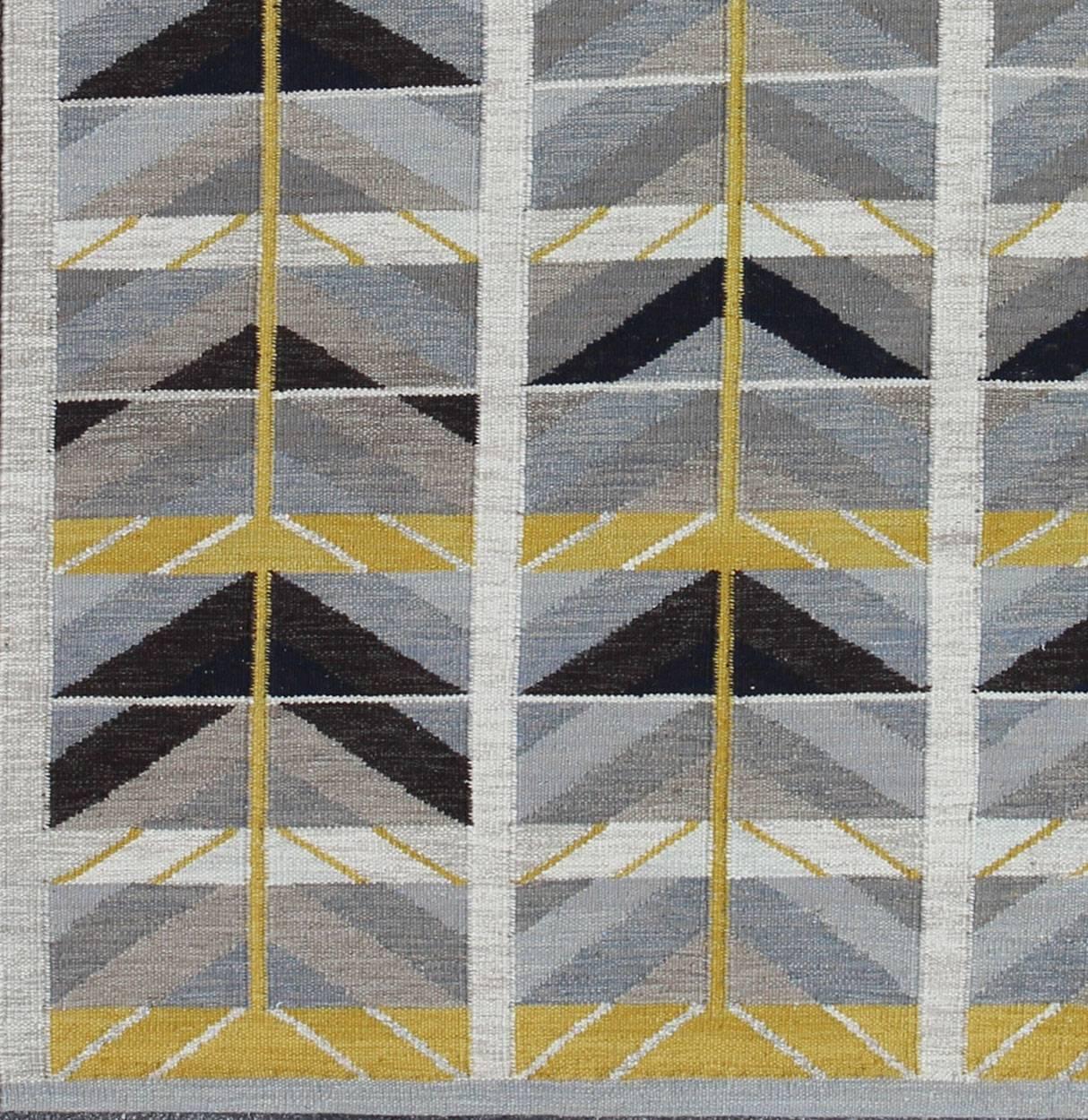 Scandinave moderne Modernity Swedish Rug in Gold, Gray and Black by Keivan Woven Arts (tapis suédois moderne en or, gris et noir)  9'4 x 11'5 en vente