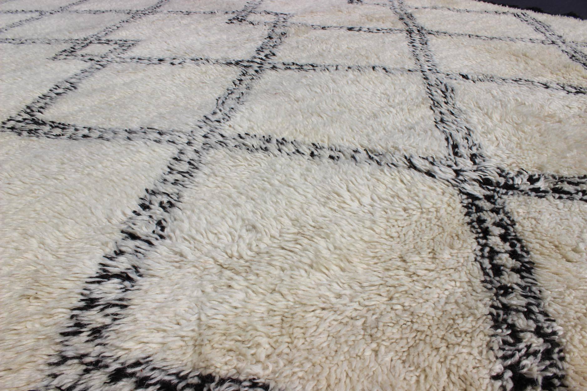 Large White Background Vintage Beni Ourain Moroccan Rug with Charcoal Diamonds In Excellent Condition For Sale In Atlanta, GA