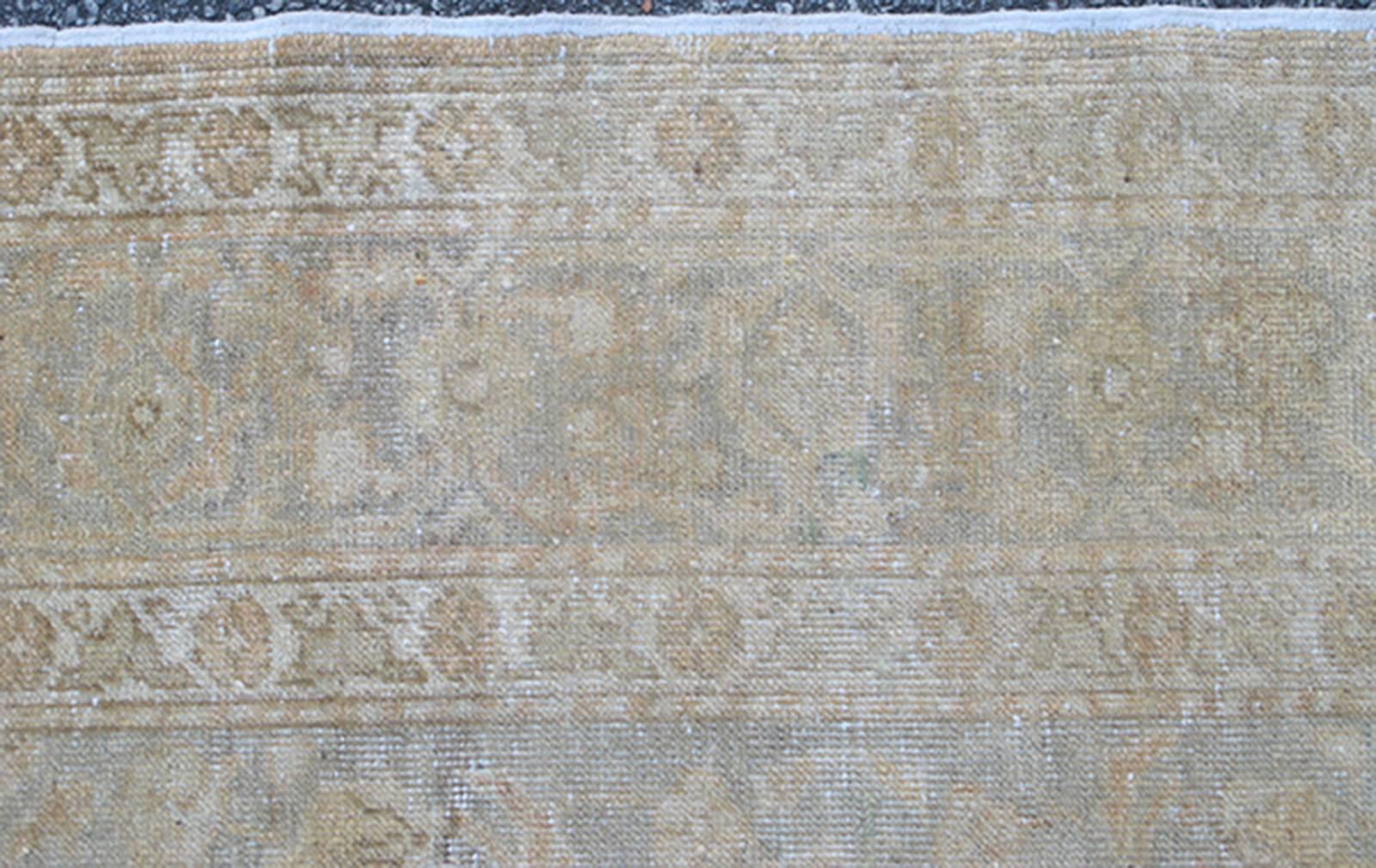 Gray Faded Vintage Turkish Sivas Rug with Floral Motifs and Medallion For Sale 1