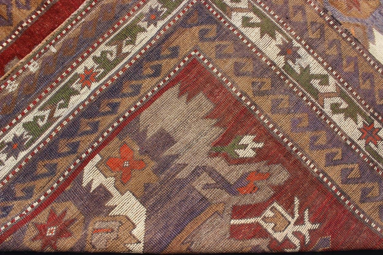 Großer türkischer Oushak-Teppich im Vintage-Stil mit Medaillons in Rot, Taupe, Oliv und Grau im Zustand „Hervorragend“ im Angebot in Atlanta, GA