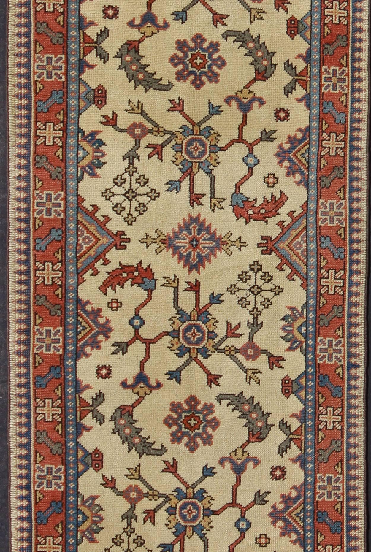 Long Turkish Oushak Runner with All-Over Design in Cream, Coral Red and Blue In Excellent Condition For Sale In Atlanta, GA