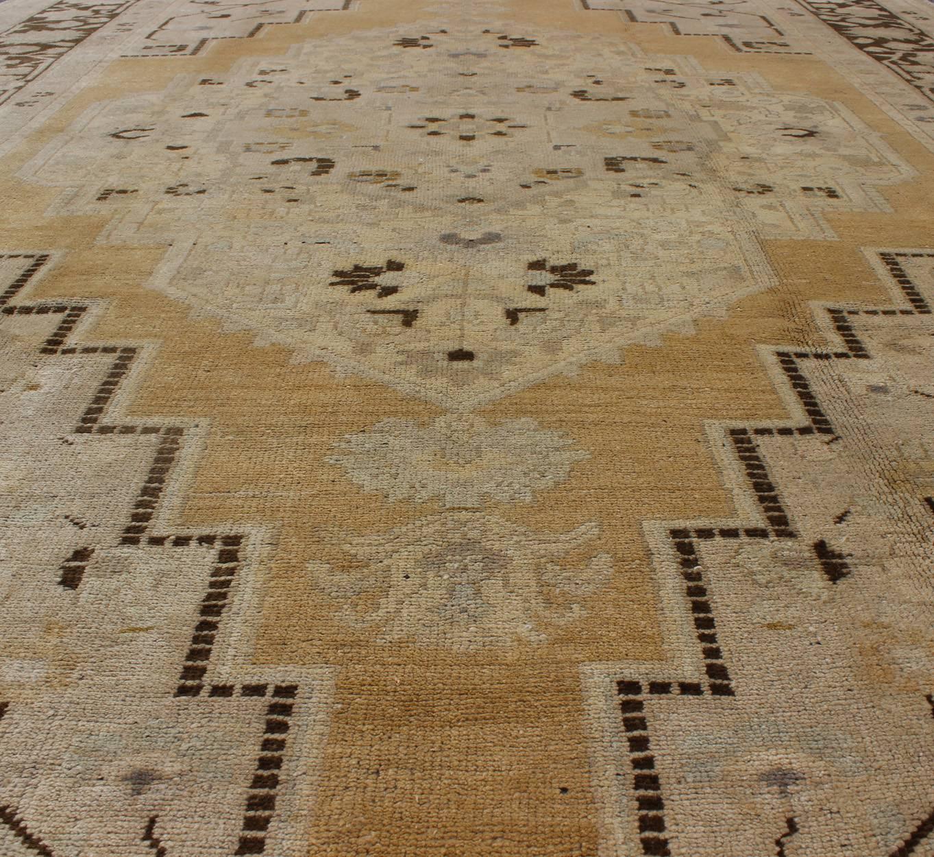 Turkish Oushak Rug in Pale Yellow, Taupe and Brown Border For Sale 2