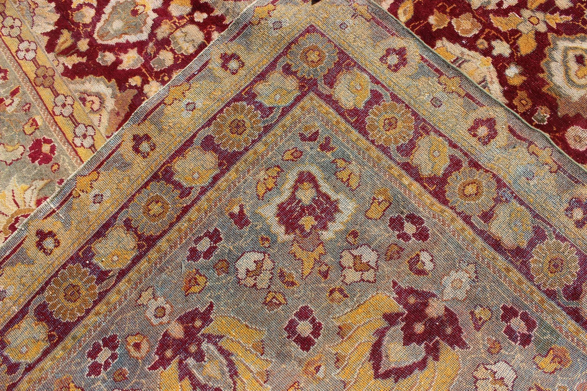 Ancien tapis indien Agra noué à la main, fond rouge marron et bordure grise et verte en vente 3