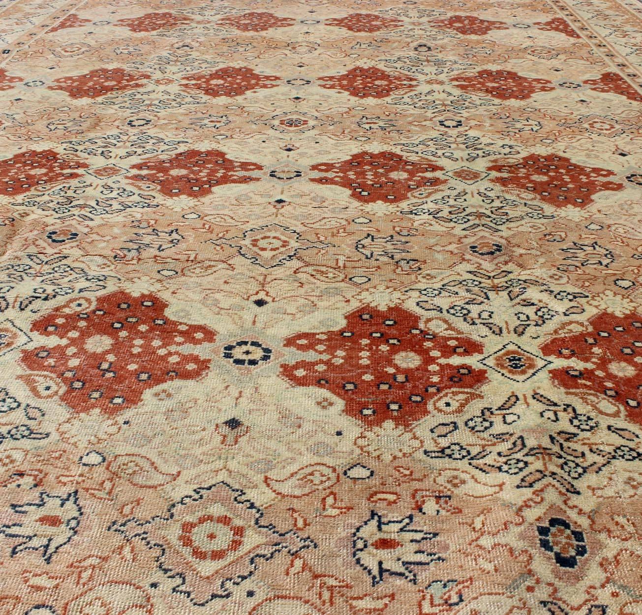 Fine Turkish Sivas Rug in Rust, Salmon, Cream and Navy Blue Outlines In Excellent Condition In Atlanta, GA