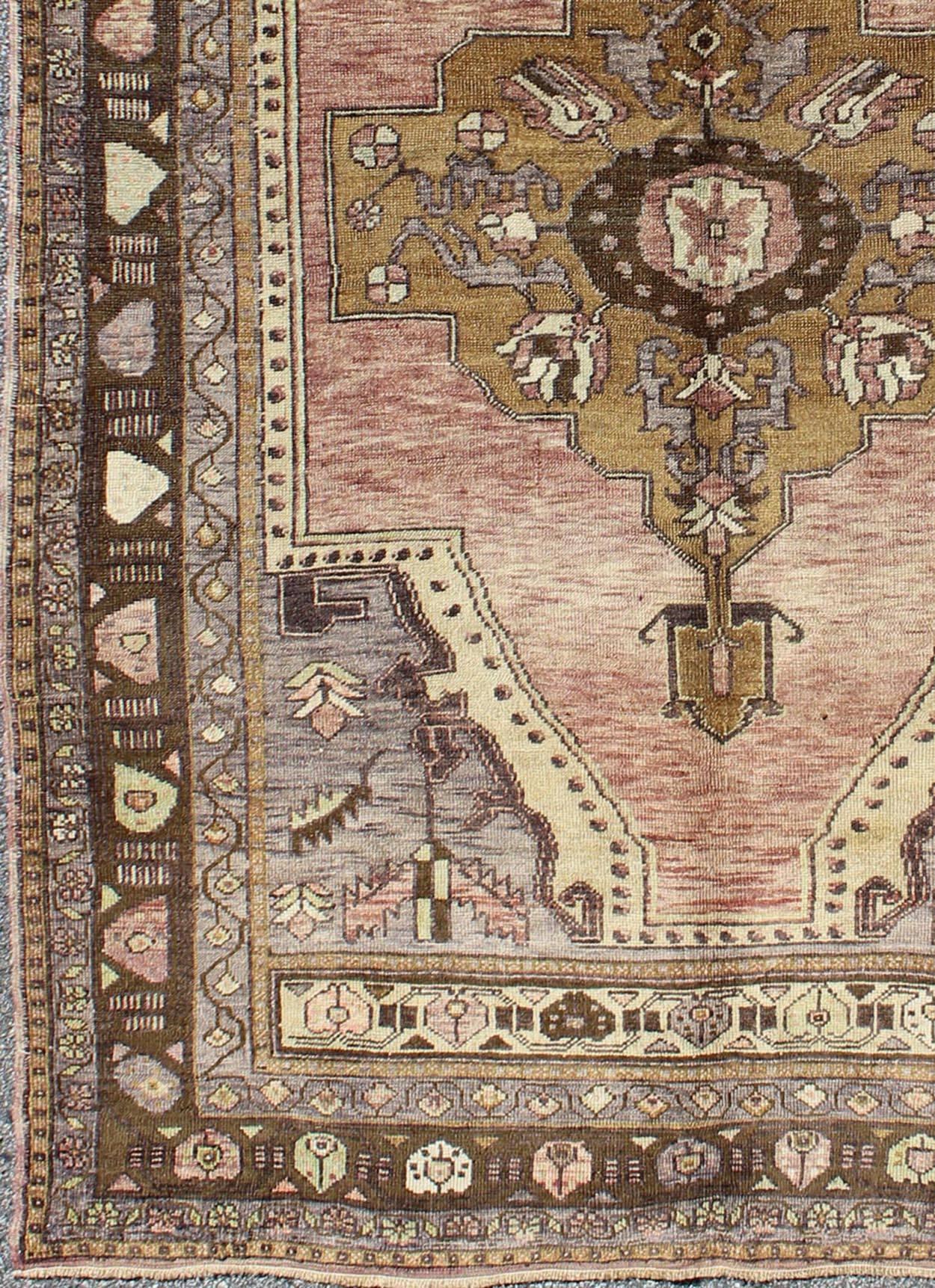 Turkish Vintage Oushak Rug With Medallion in Gray, Pink and Purple. Turkish Vintage Oushak Rug With Medallion in Gray, Pink and Purple. Keivan Woven Arts / rug TU-MTU-136562, country of origin / type: Turkey / Oushak, circa mid-20th