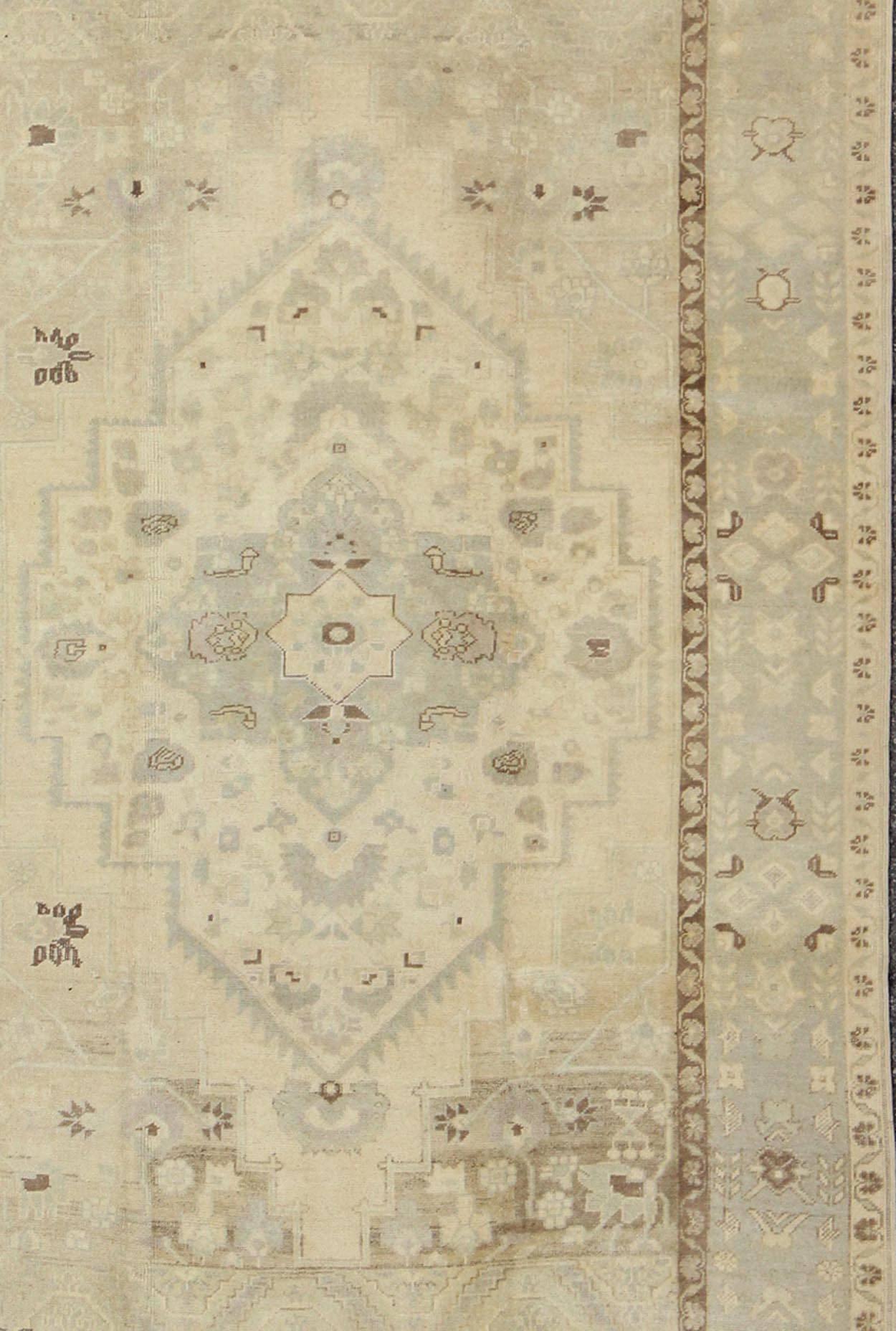 Vintage Turkish Oushak Rug in Butter, Cream, warm gray, Brown  6'4 x 9'4 In Excellent Condition For Sale In Atlanta, GA