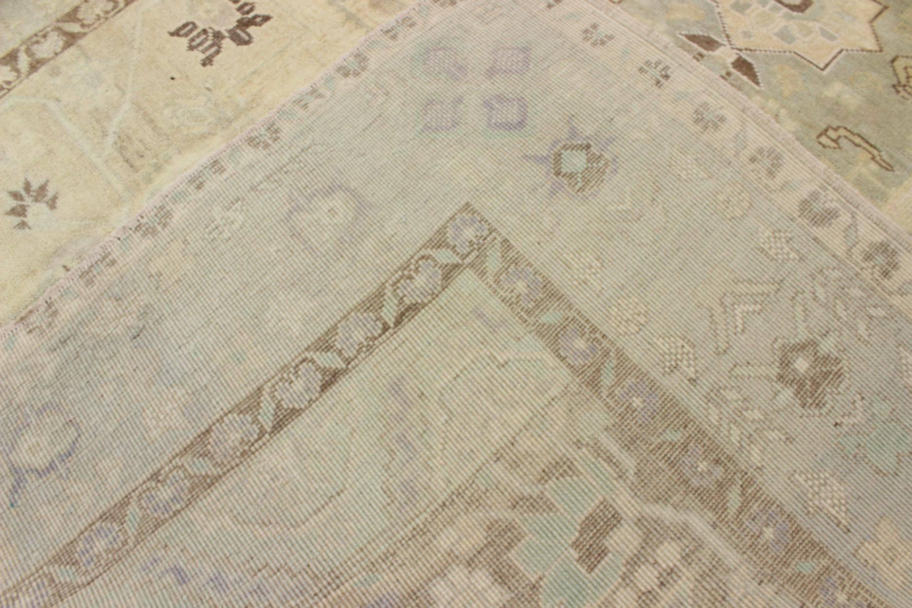 Vintage Turkish Oushak Rug in Butter, Cream, warm gray, Brown  6'4 x 9'4 For Sale 1